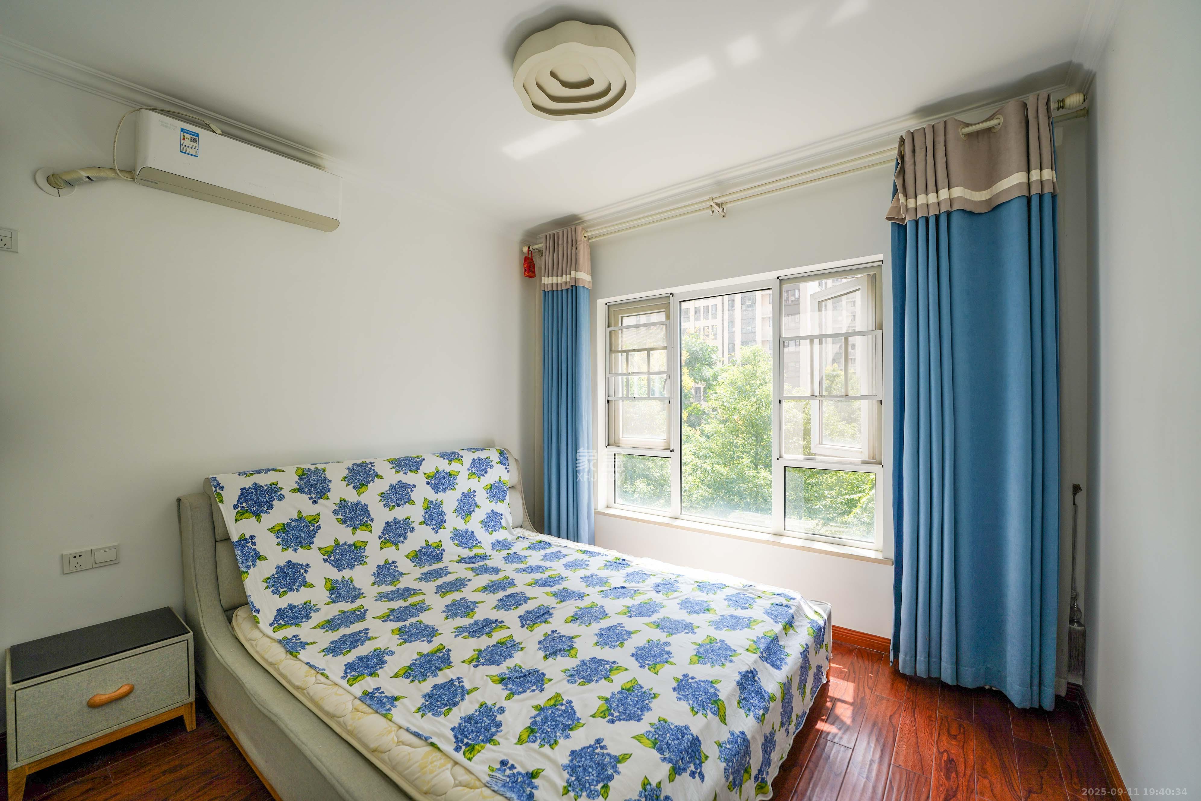 哈佛小镇（五矿哈佛小镇）  3室2厅2卫    85.8万卧室