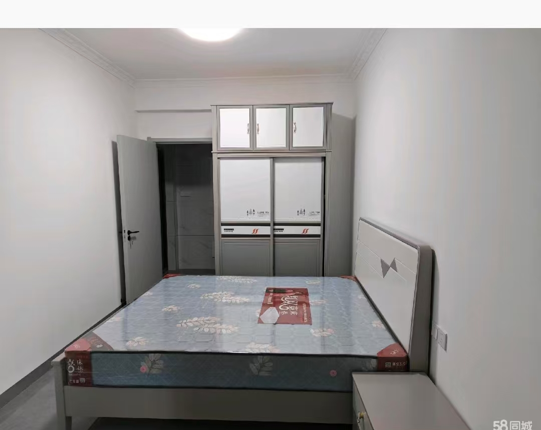 合胜广场  1室2厅2卫   2200.00元/月室内图