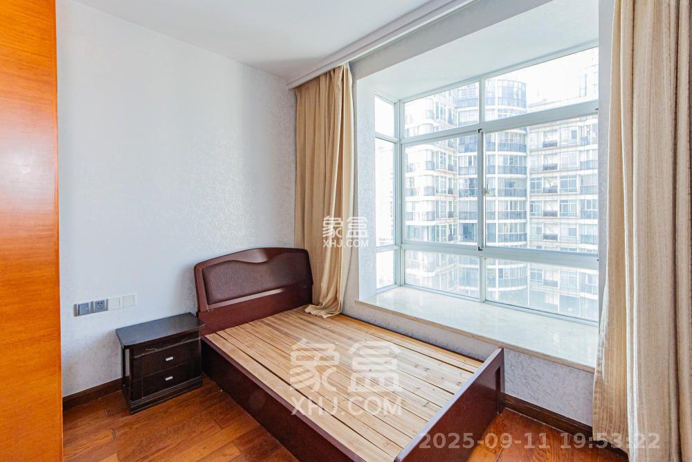 顺天黄金海岸  4室2厅2卫    3500.0元/月室内图