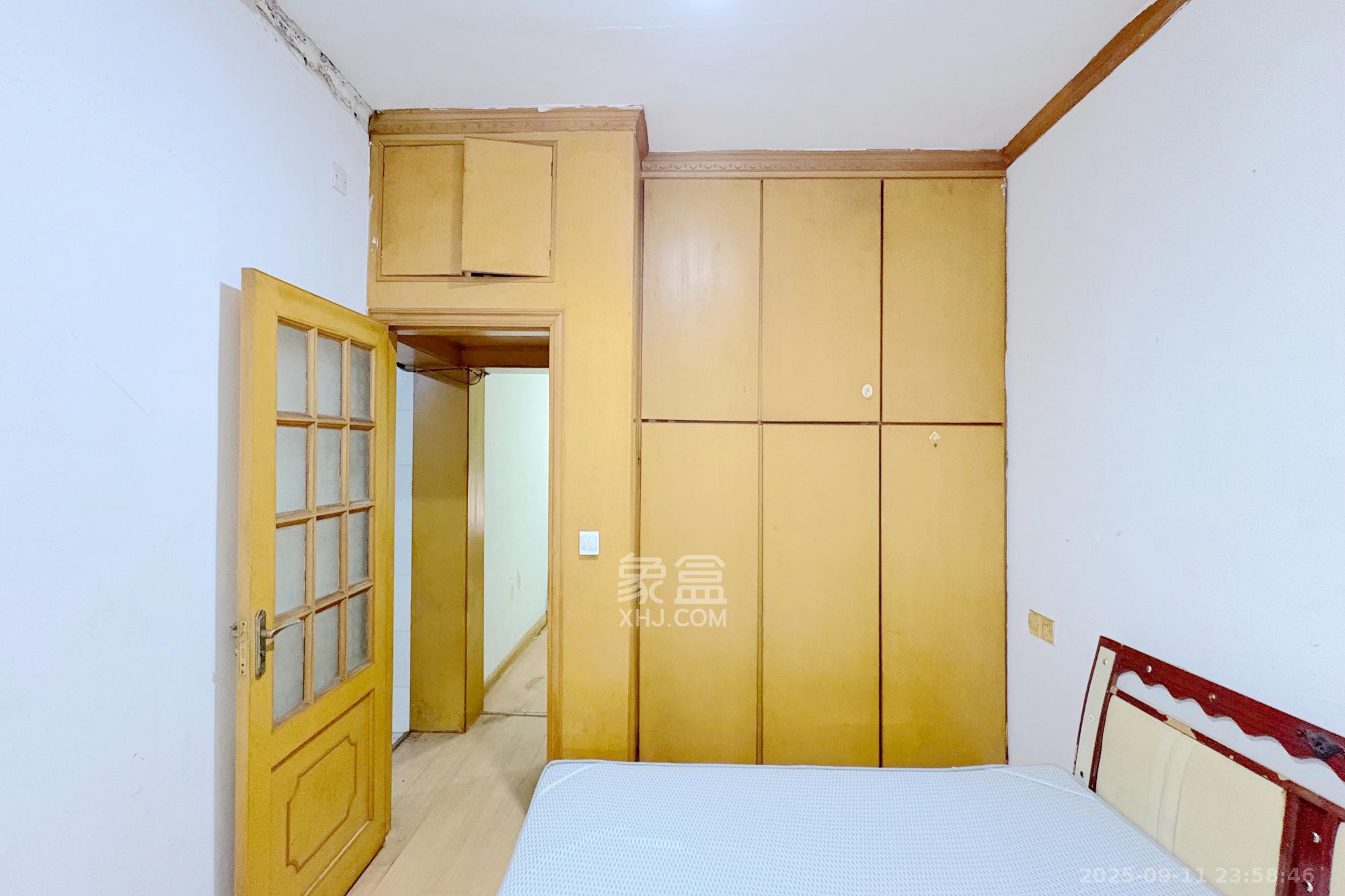 人民新村  1室1厅1卫    25.8万卧室