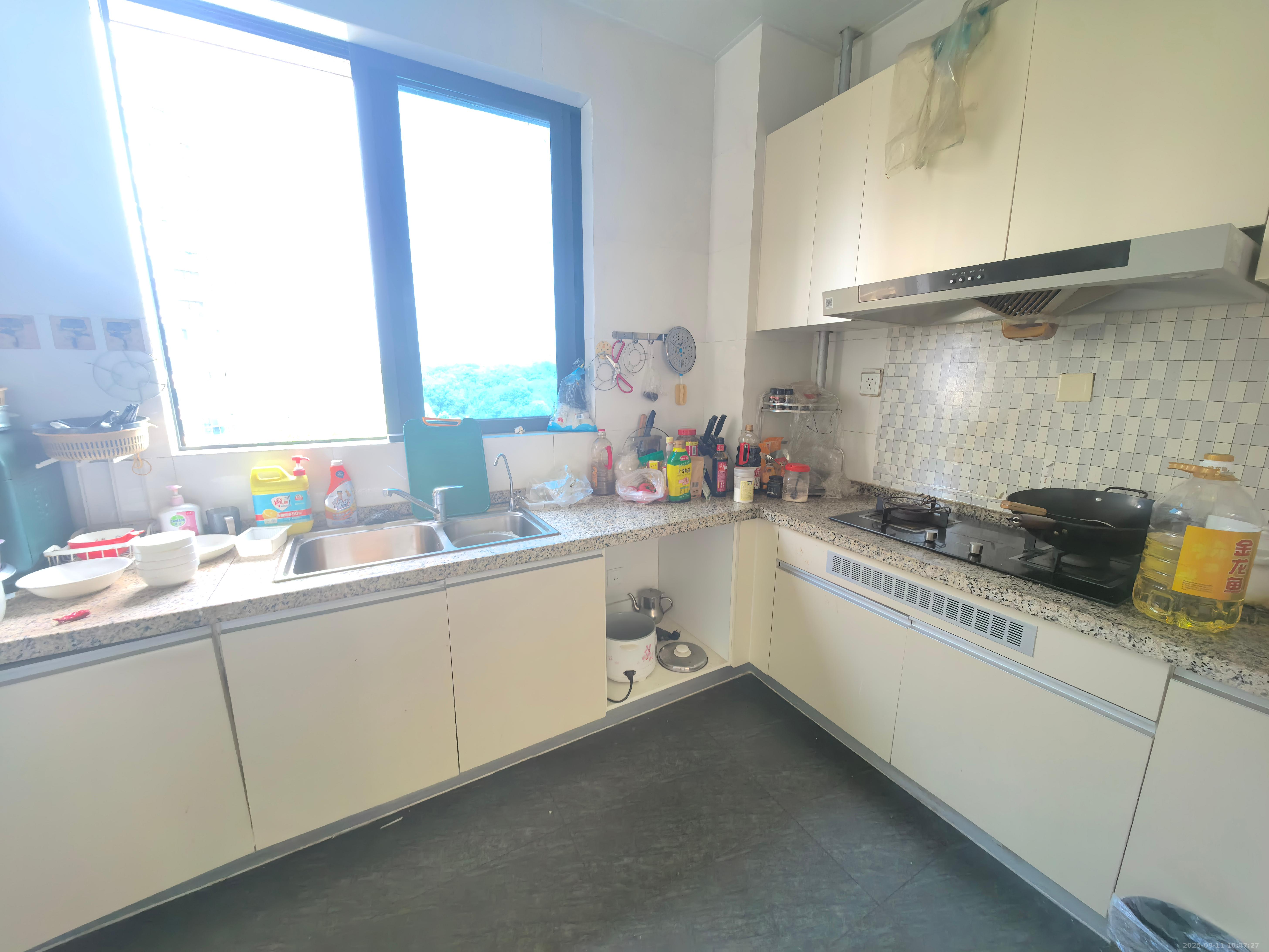 碧桂园 3室2厅1卫 1700.0元/月 碧桂园 3室2厅1卫 1700.0元/月室内图