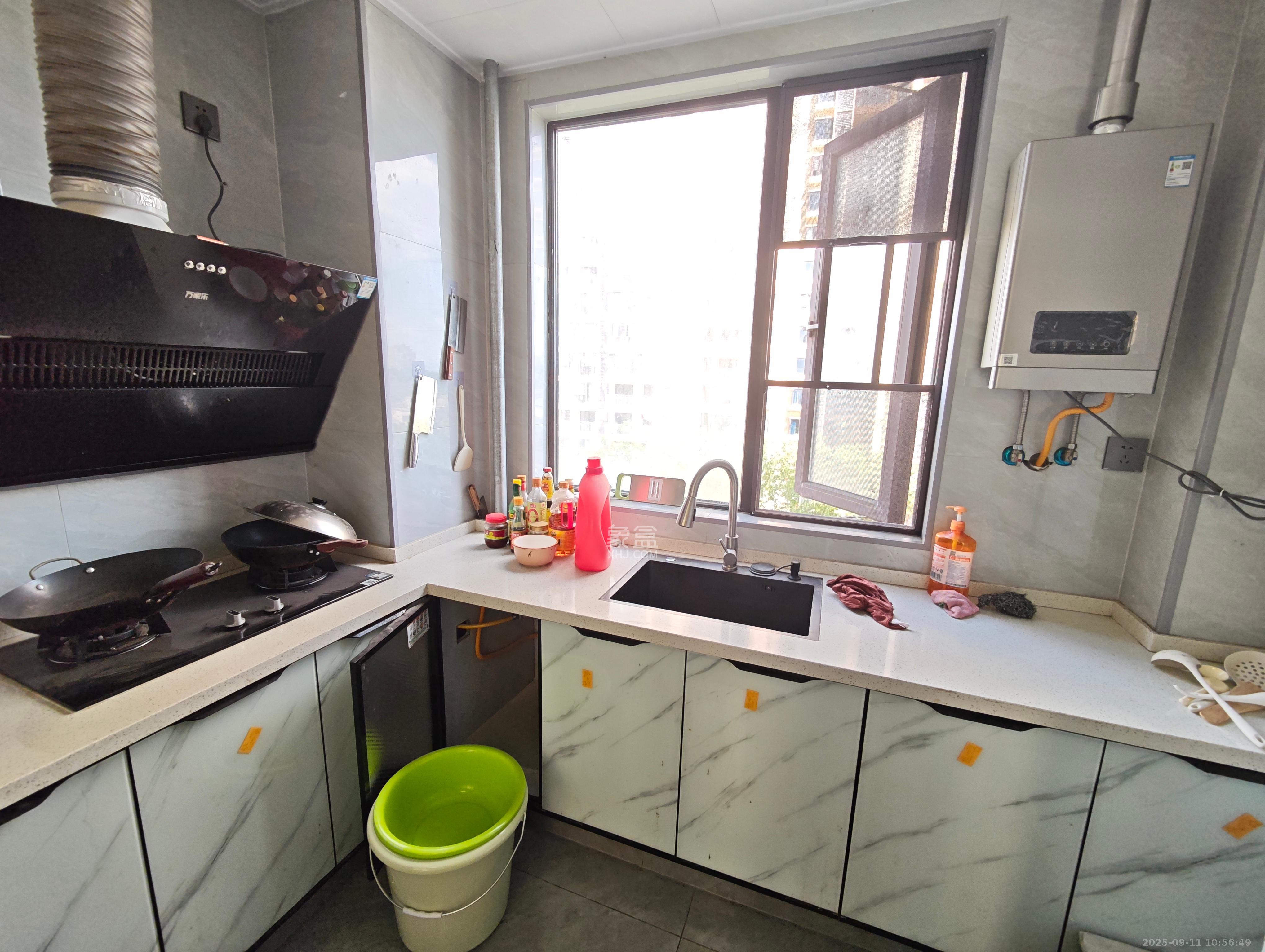 美的翰城 3室2厅2卫 1900.0元/月 美的翰城 3室2厅2卫 1900.0元/月室内图