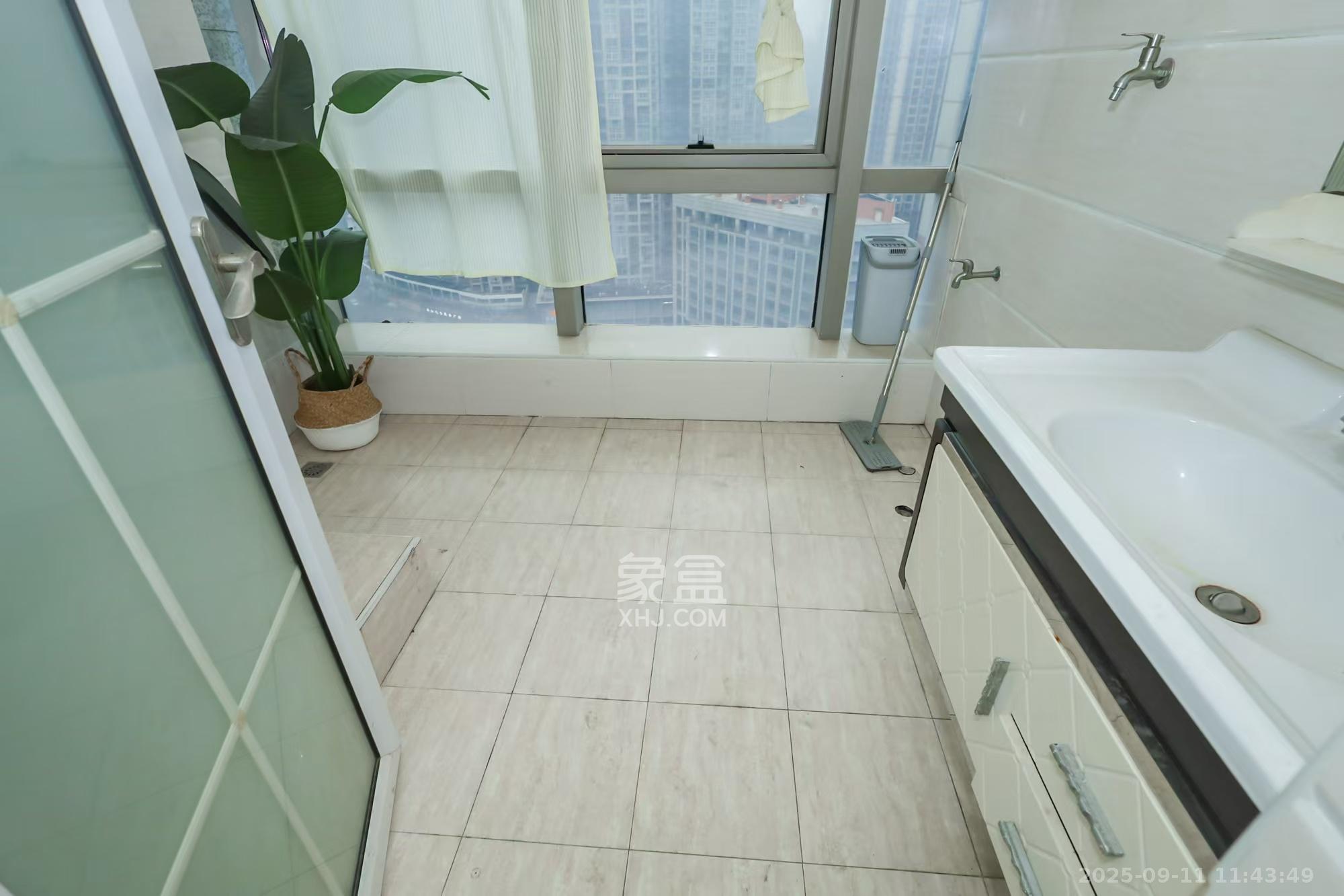 奥克斯广场  1室1厅1卫   2100.00元/月室内图