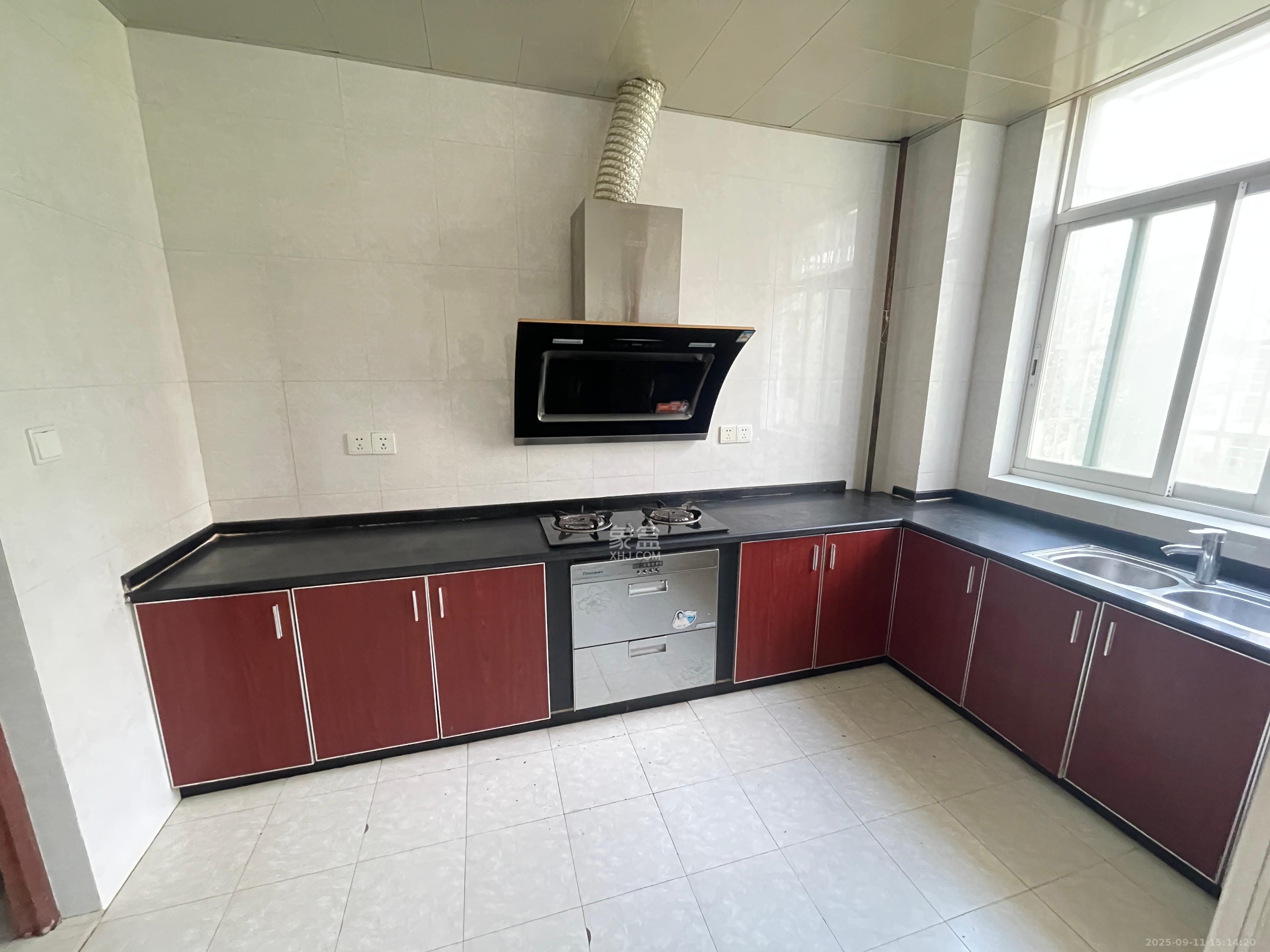 山水英伦  3室2厅2卫    1800.0元/月 山水英伦  3室2厅2卫    1800.0元/月室内图