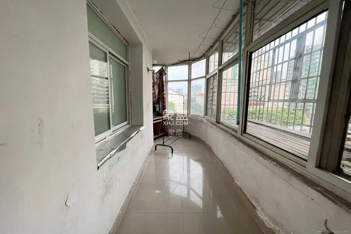 市直属机关宿舍 2室1厅1卫 1200.00元/月 市直属机关宿舍 2室1厅1卫 1200.00元/月室内图