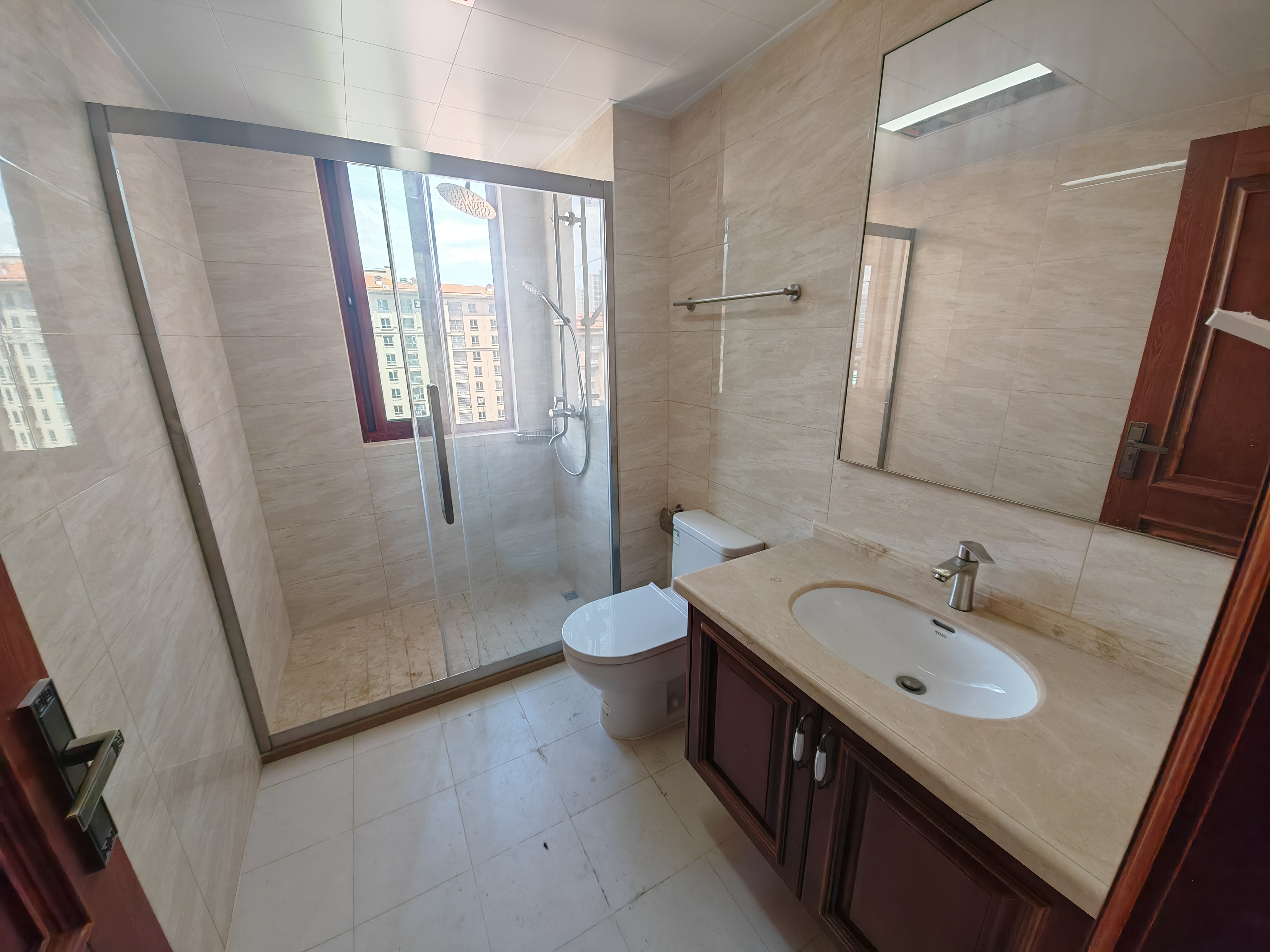 椰风水韵(南区) 3室2厅2卫 3000.0元/月 椰风水韵(南区) 3室2厅2卫 3000.0元/月室内图