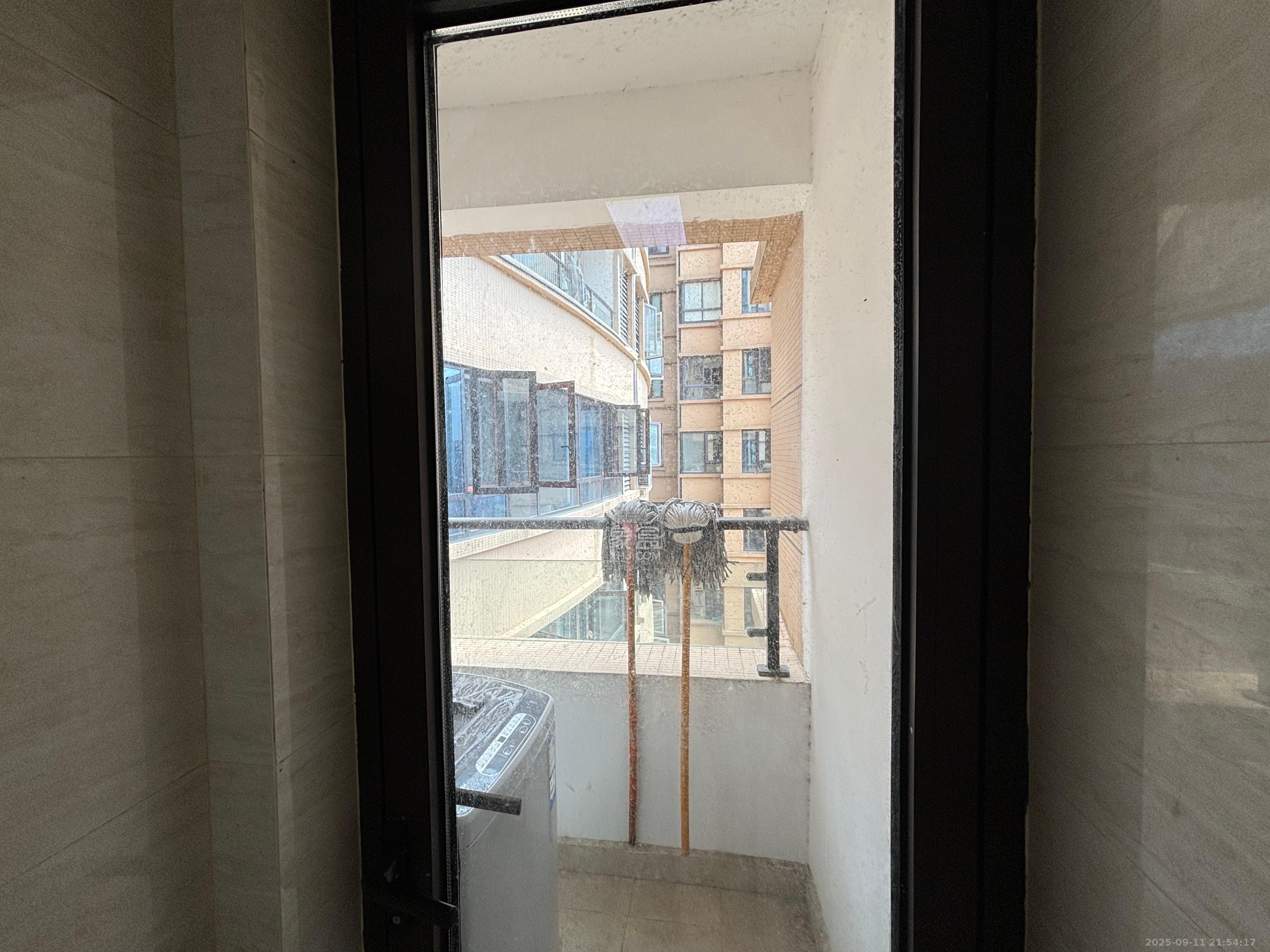 五江天街南区  3室2厅2卫    2200.0元/月室内图