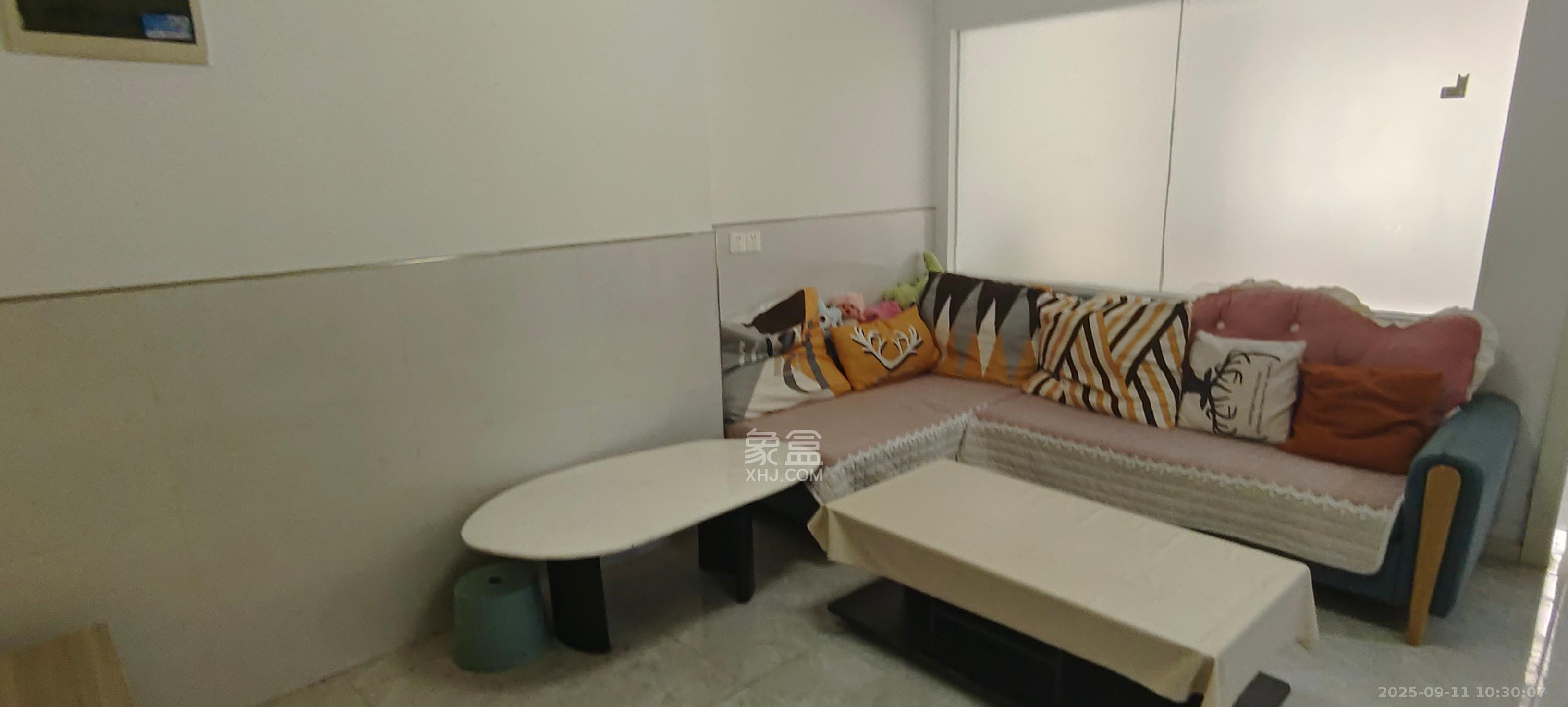 星城新宇颐景苑  1室1厅1卫    1700.0元/月