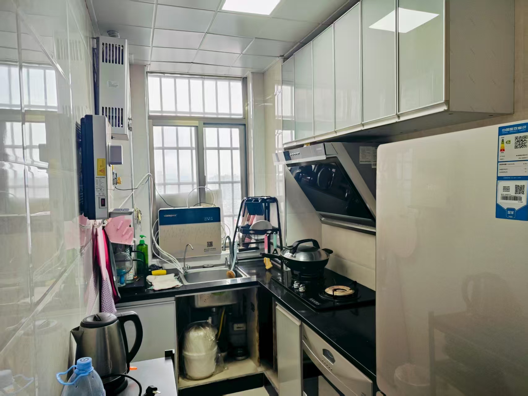 华湘贵府 1室1厅1卫 29.8万 华湘贵府 1室1厅1卫 29.8万客厅