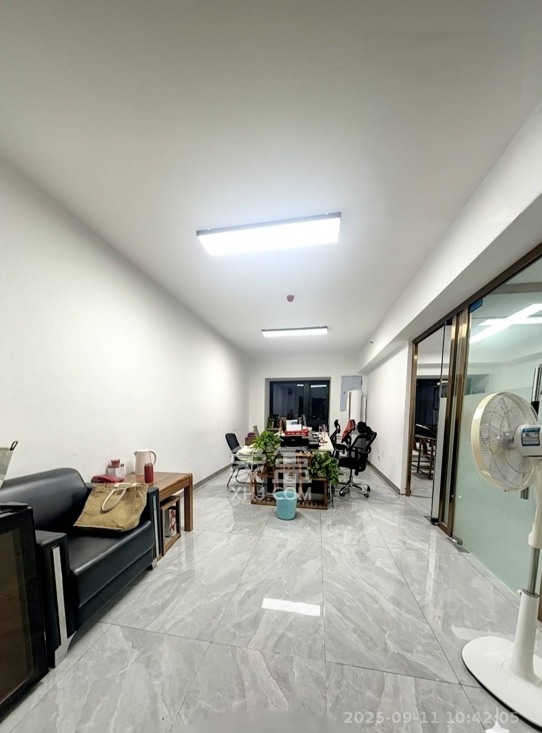 碧桂园城市之光  2室1厅1卫    5000.0元/月 碧桂园城市之光  2室1厅1卫    5000.0元/月