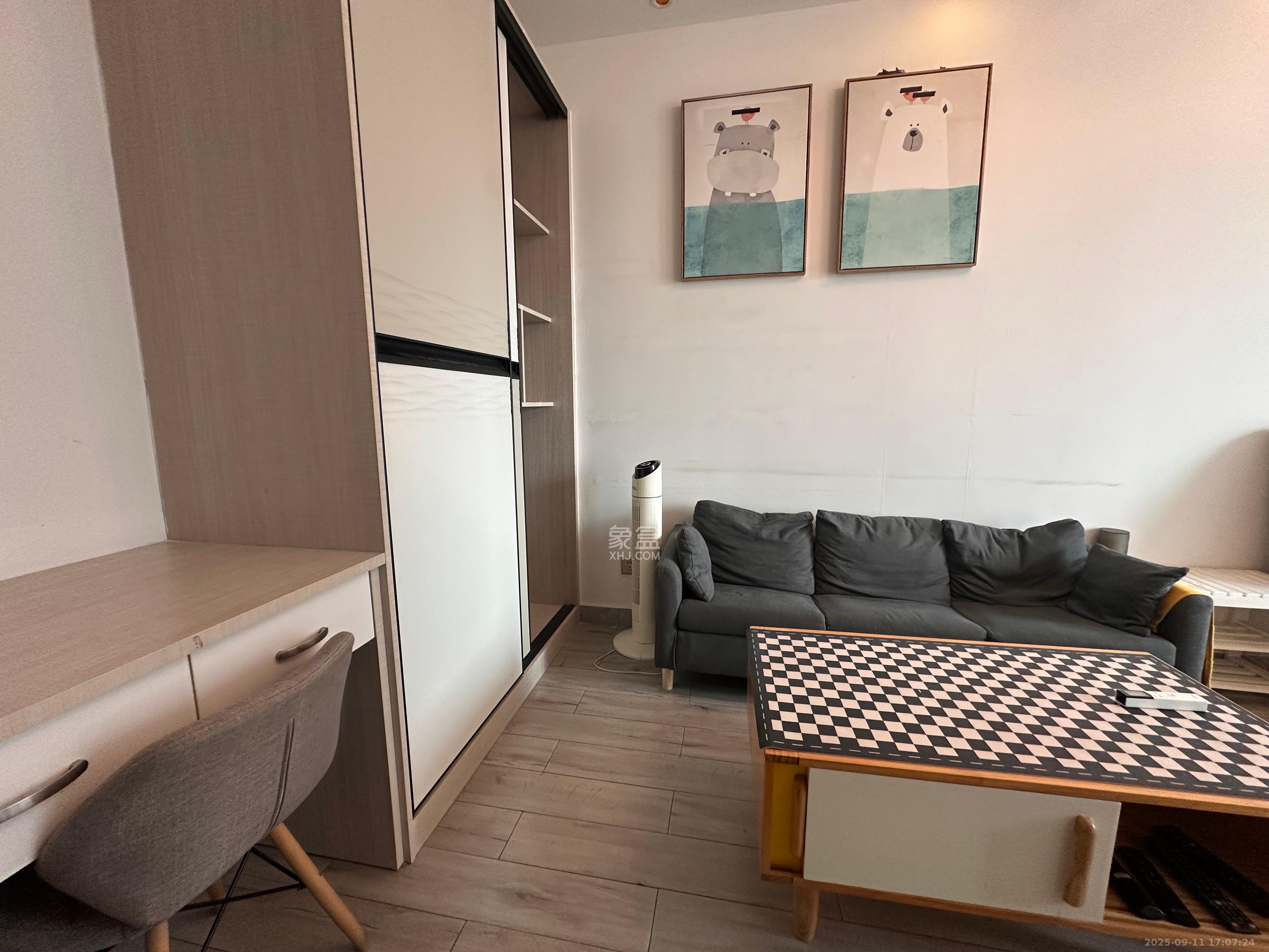 第六都（陆都小区）  1室1厅1卫    1700.0元/月室内图