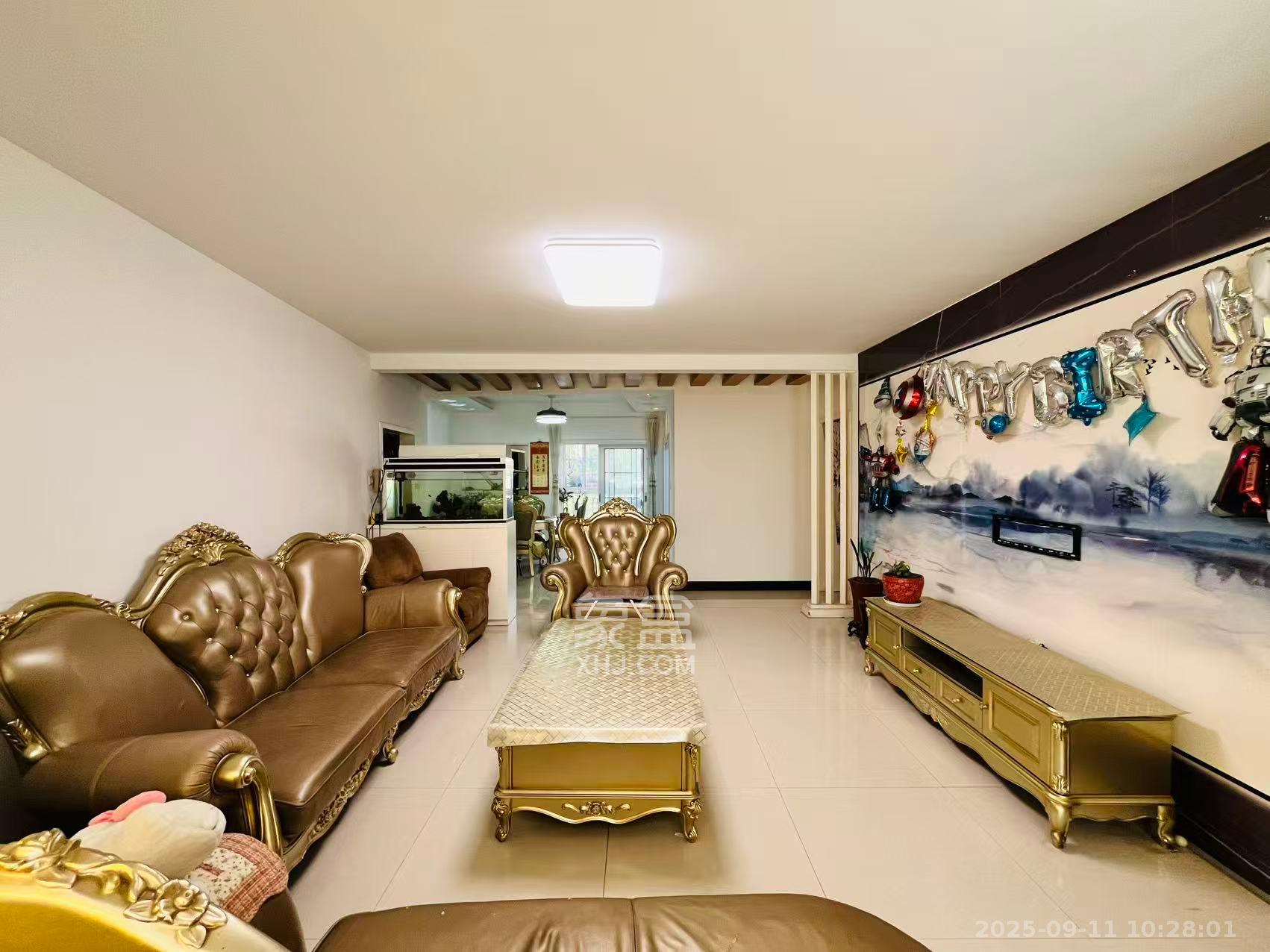 君临青园花都  4室2厅2卫    3400.0元/月 君临青园花都  4室2厅2卫    3400.0元/月