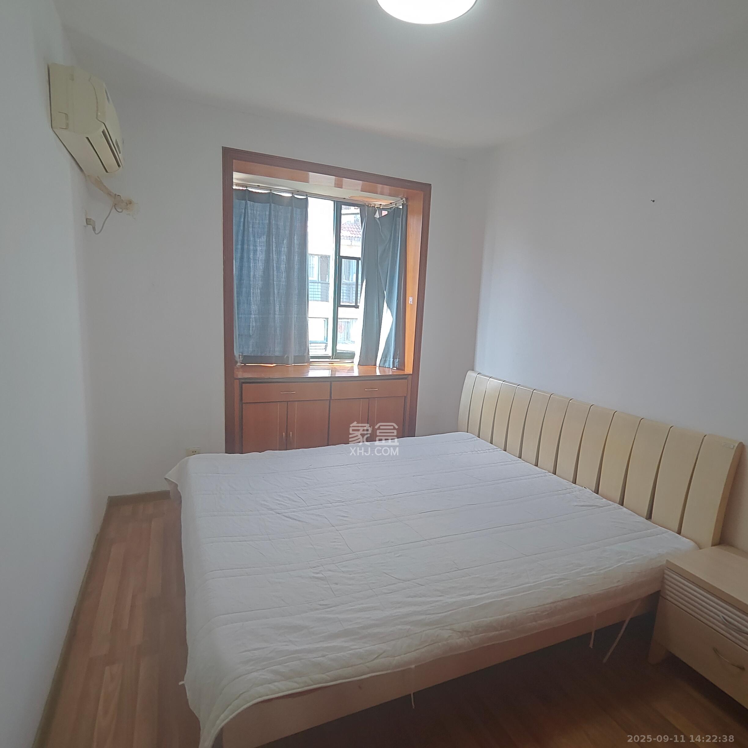 东方新城  3室1厅1卫    2299.0元/月室内图