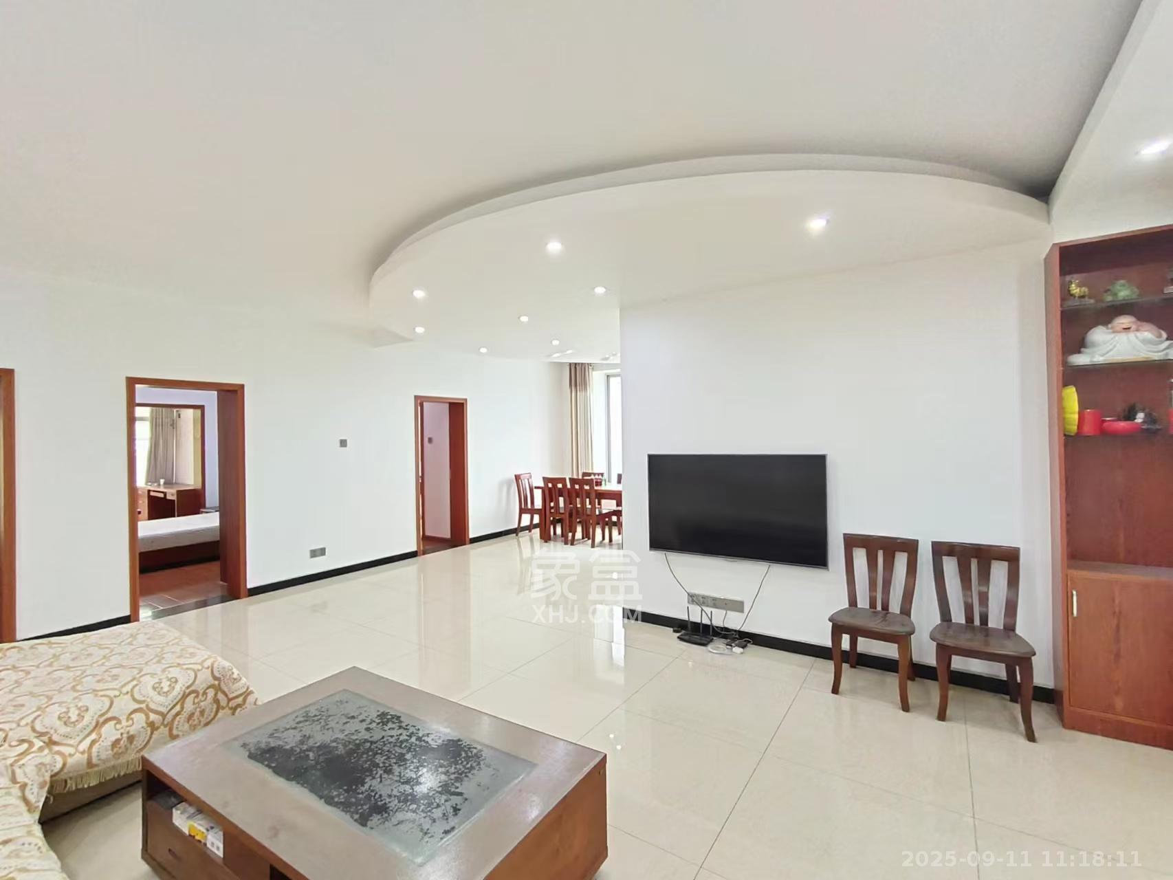 警备区西院  3室2厅2卫    3200.0元/月 警备区西院  3室2厅2卫    3200.0元/月