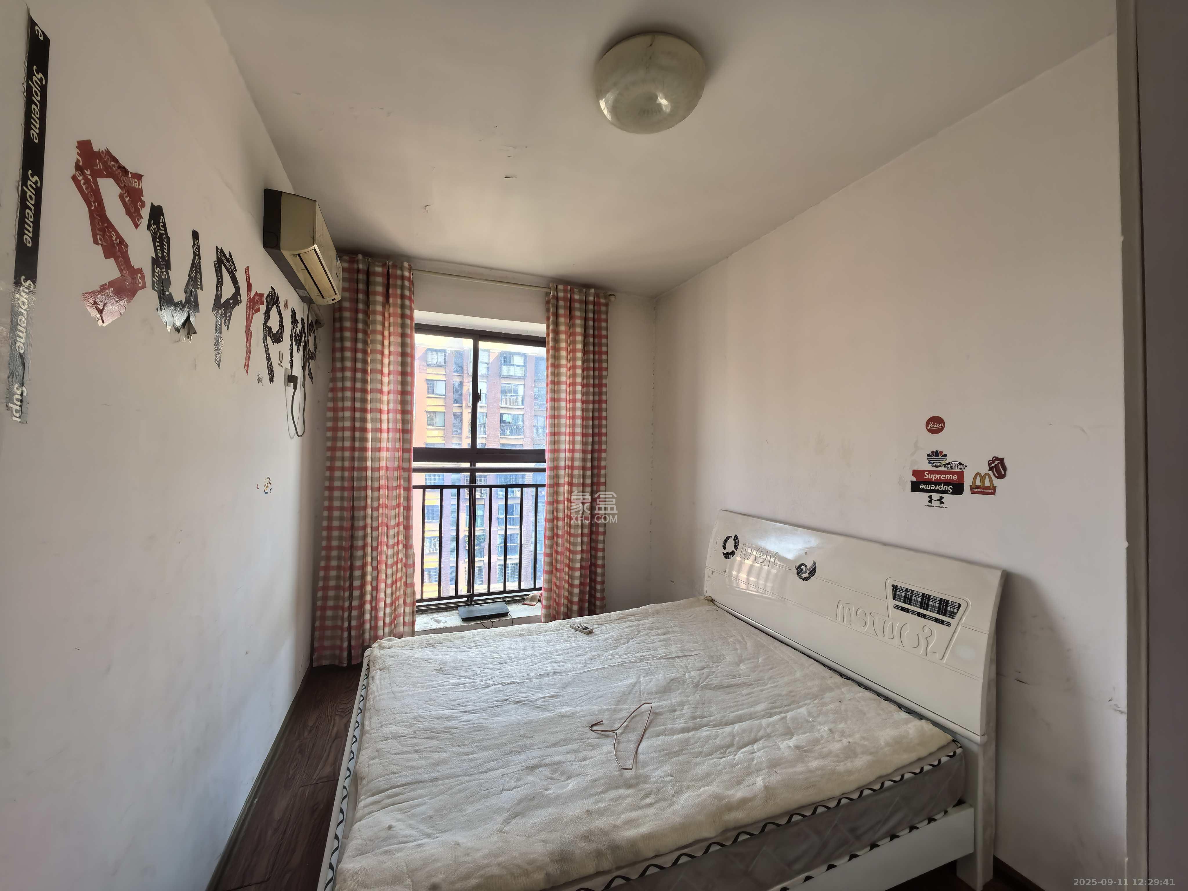 新城国际花都  3室2厅2卫    1600.0元/月室内图