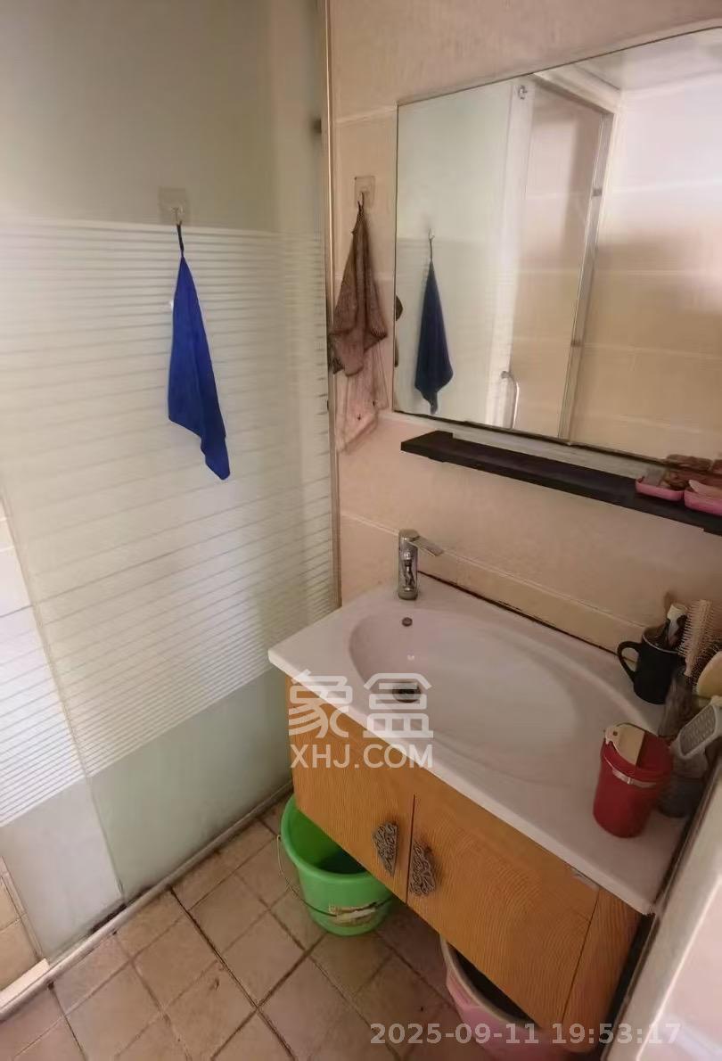 福嘉园 3室2厅2卫 2700.0元/月 福嘉园 3室2厅2卫 2700.0元/月室内图