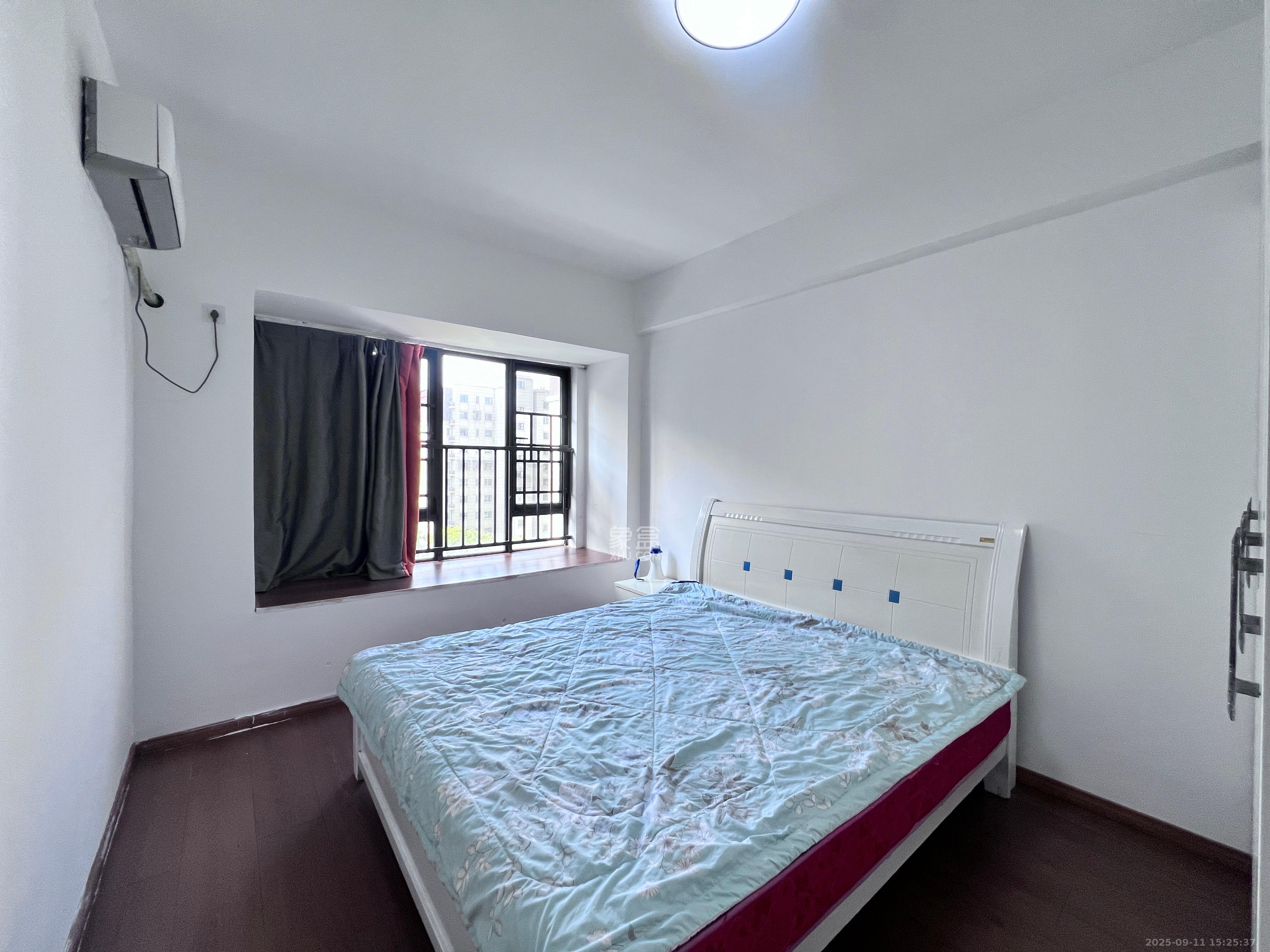 中梁星都荟  4室2厅2卫    2300.0元/月室内图