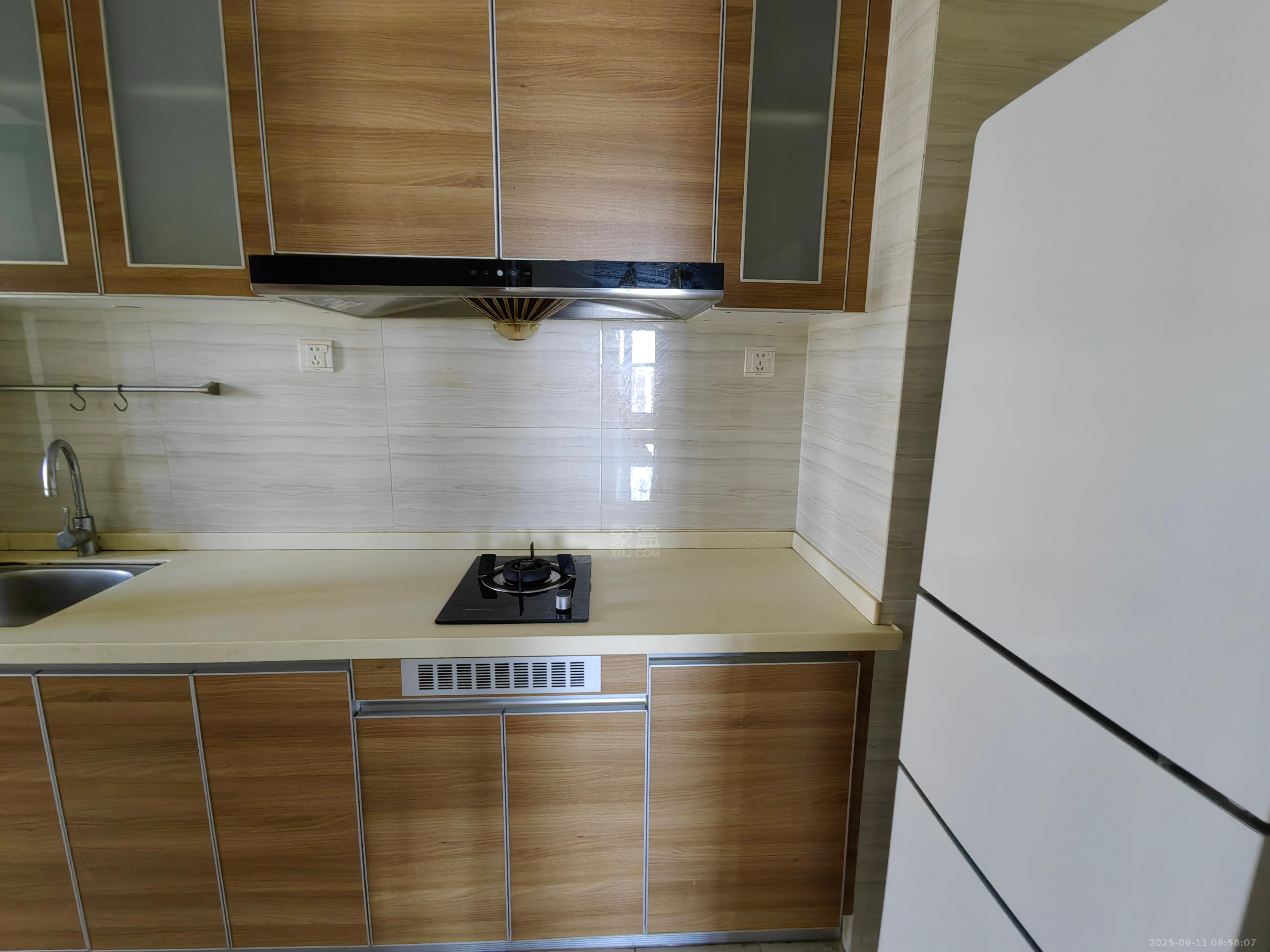 恒大御景湾 2室2厅1卫 1600.0元/月 恒大御景湾 2室2厅1卫 1600.0元/月室内图