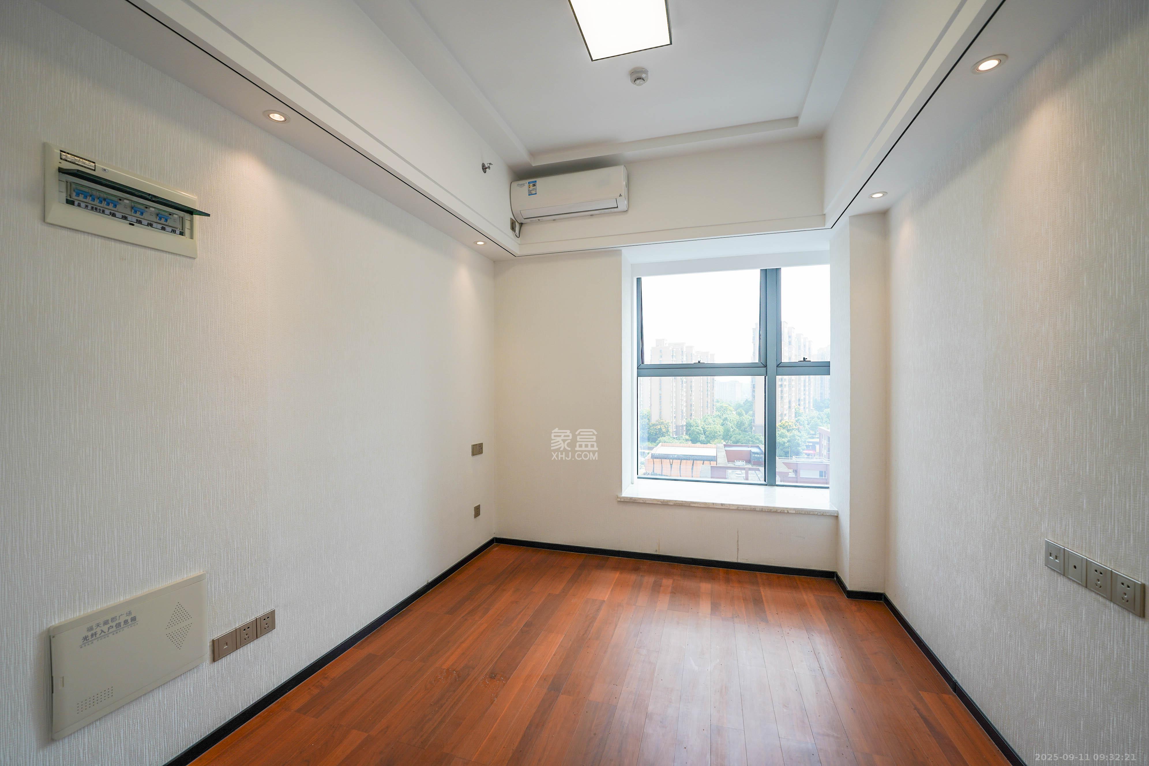 福天藏郡院子  1室0厅0卫    15.0万 福天藏郡院子  1室0厅0卫    15.0万客厅