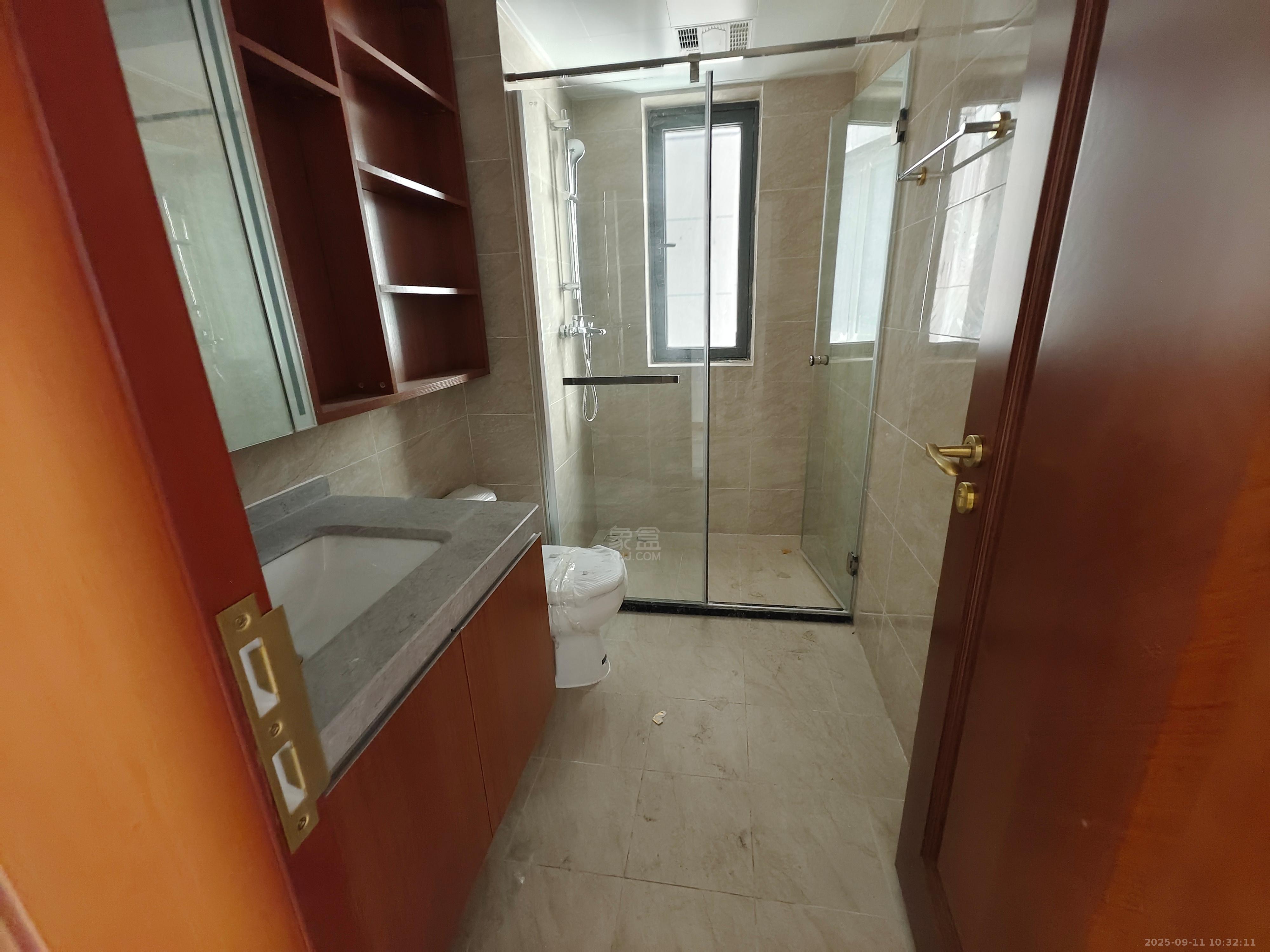 恒大华府 3室2厅2卫 1800.0元/月 恒大华府 3室2厅2卫 1800.0元/月室内图