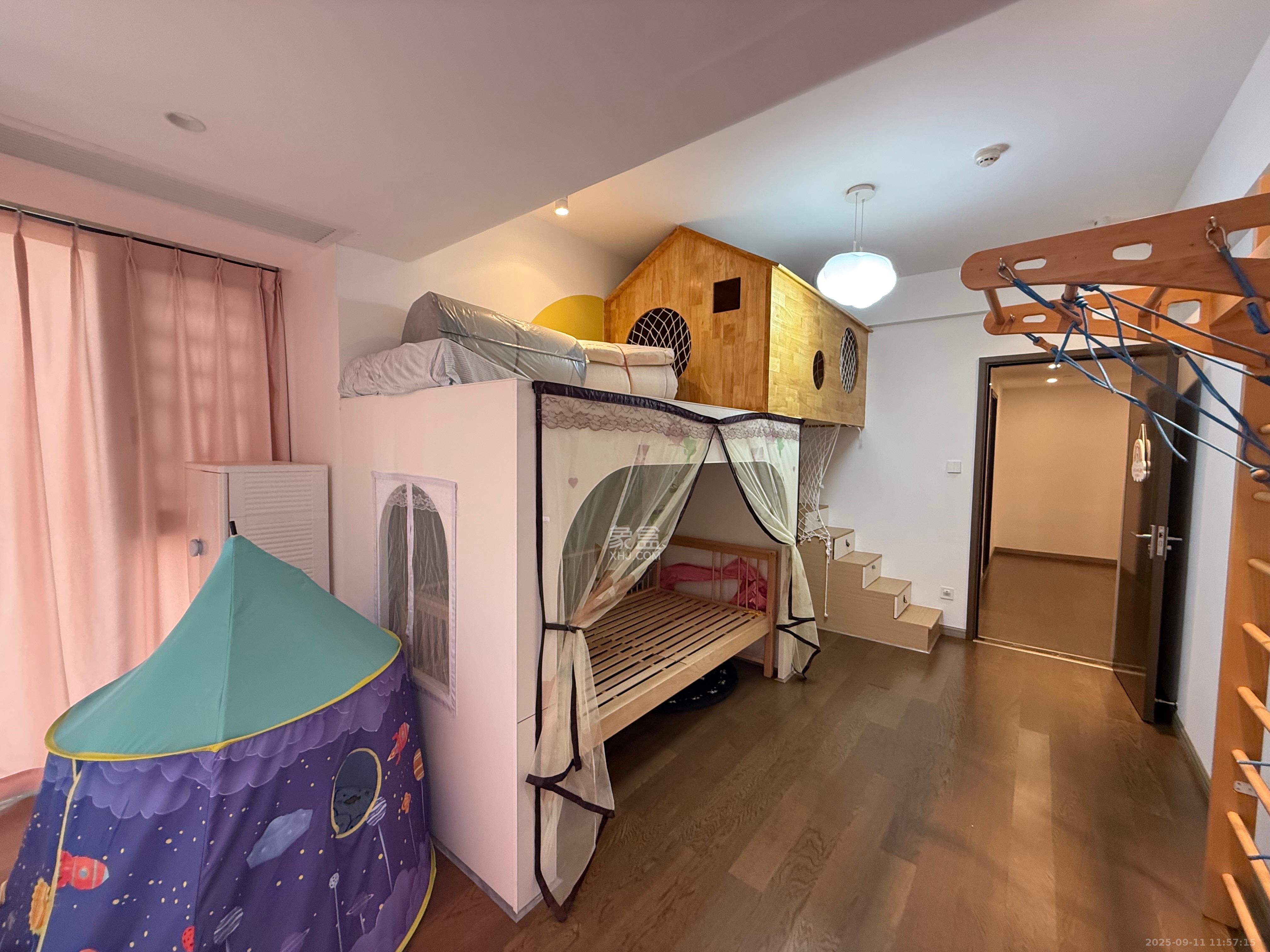 保利天禧C区  4室2厅2卫    6200.0元/月室内图