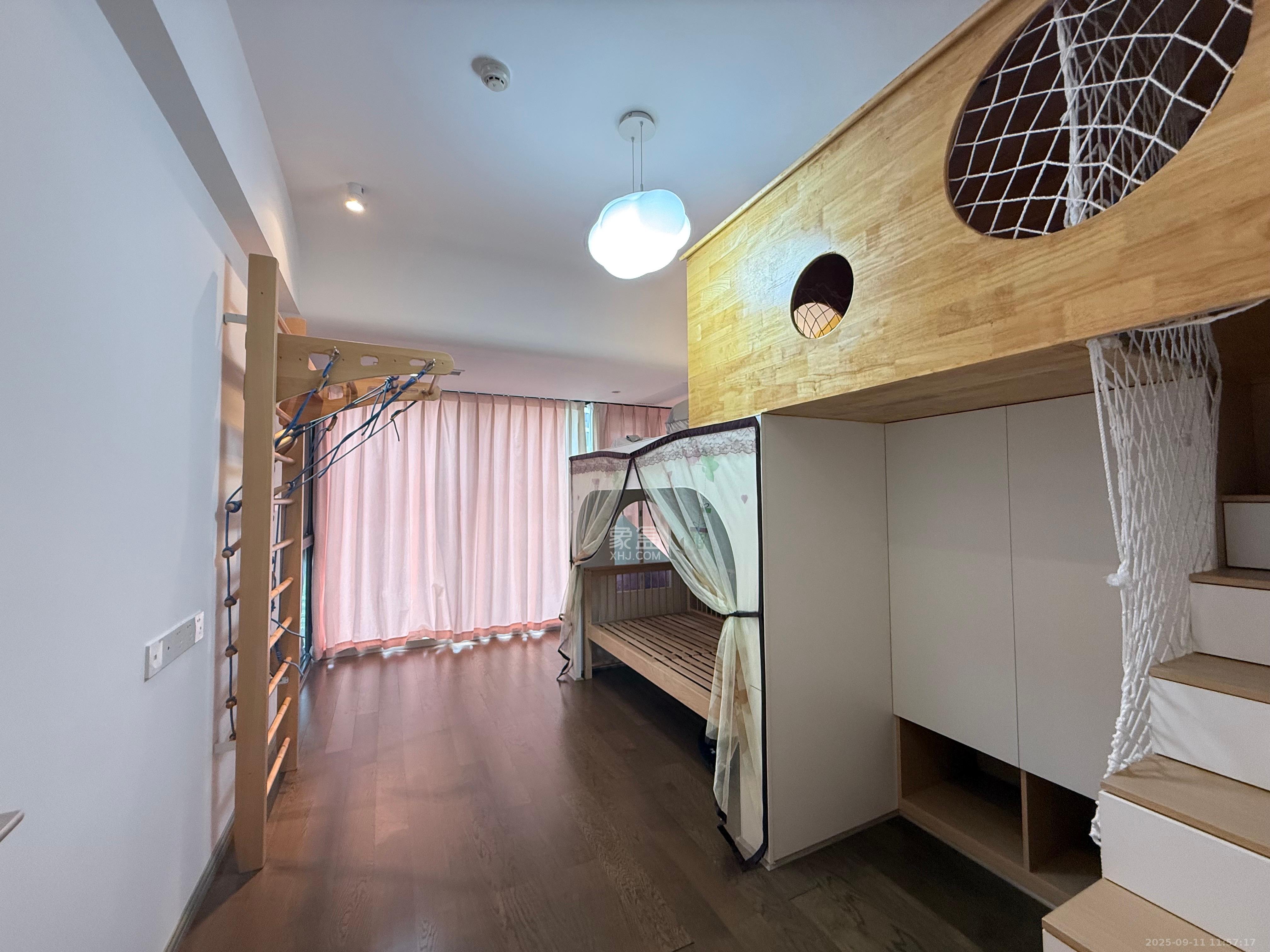 保利天禧C区  4室2厅2卫    6200.0元/月室内图