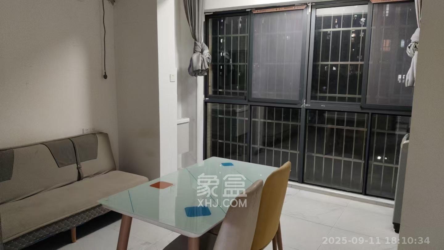 星城新宇川河苑 4室1厅1卫 2500.0元/月 星城新宇川河苑 4室1厅1卫 2500.0元/月室内图