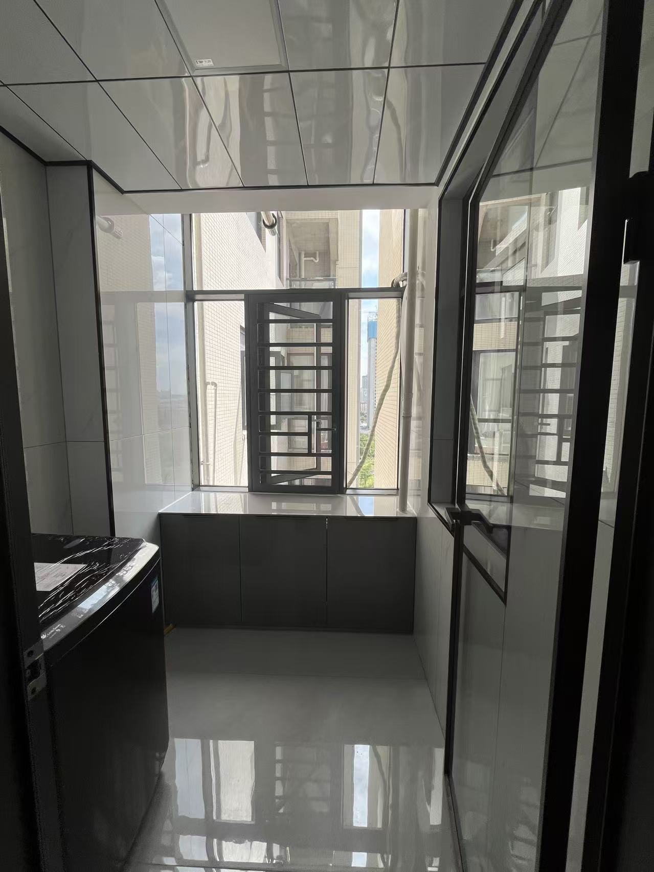 互助小区电梯房  3室0厅0卫    2200.0元/月室内图