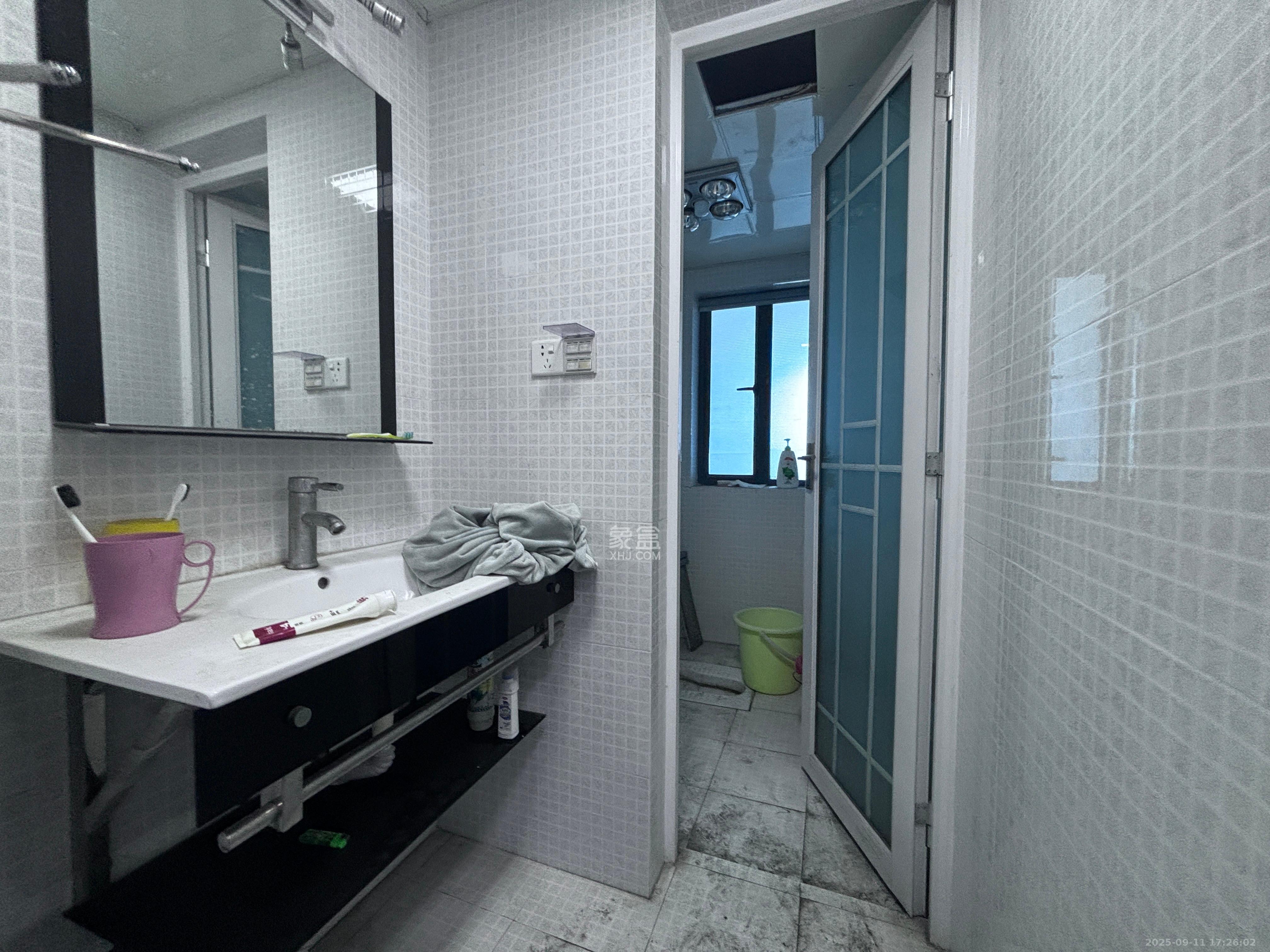 BOBO天下城（CTA财富中心）  1室2厅1卫    2400.0元/月室内图