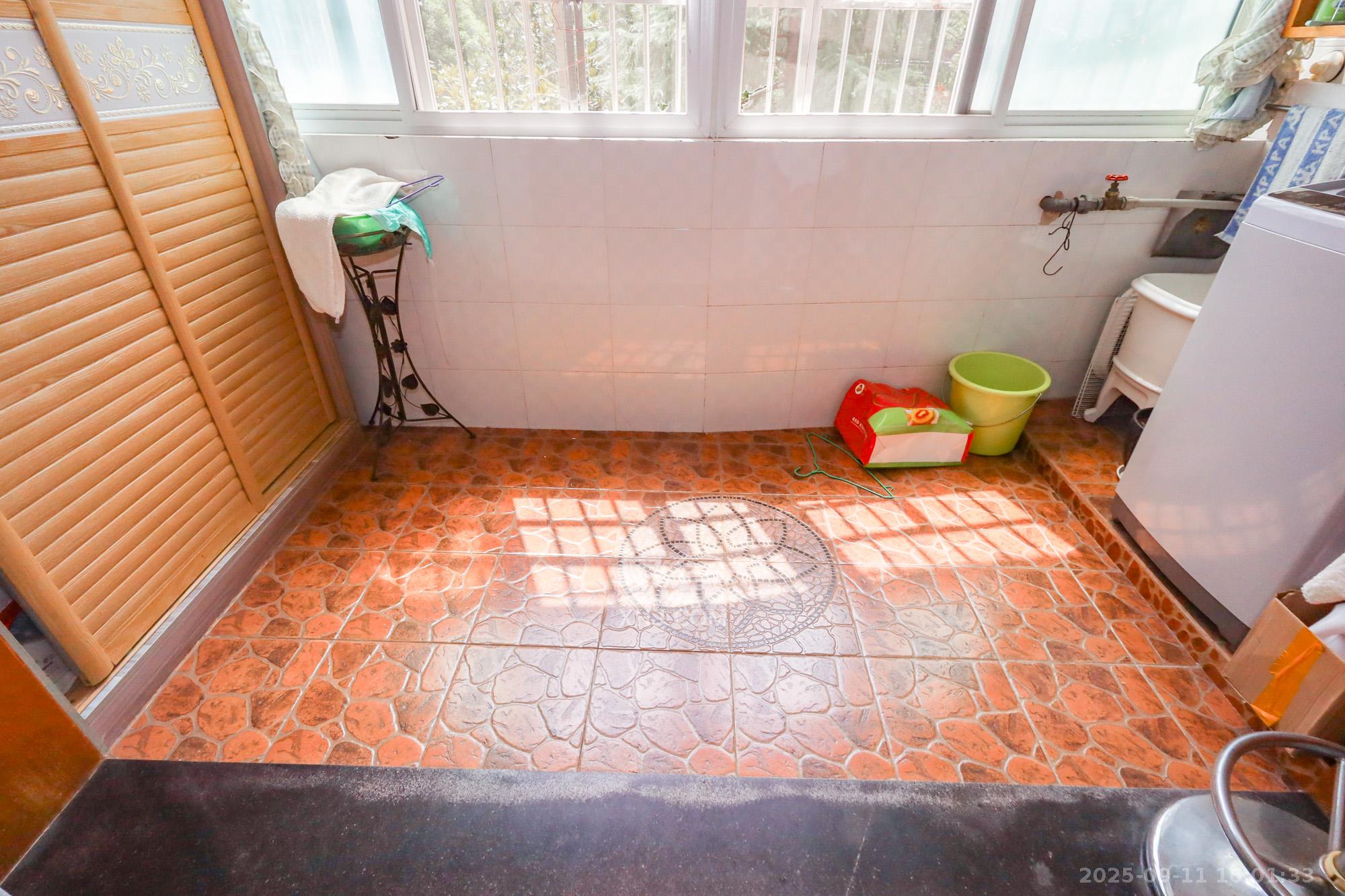 德润园 3室2厅1卫 80.0万 德润园 3室2厅1卫 80.0万阳台