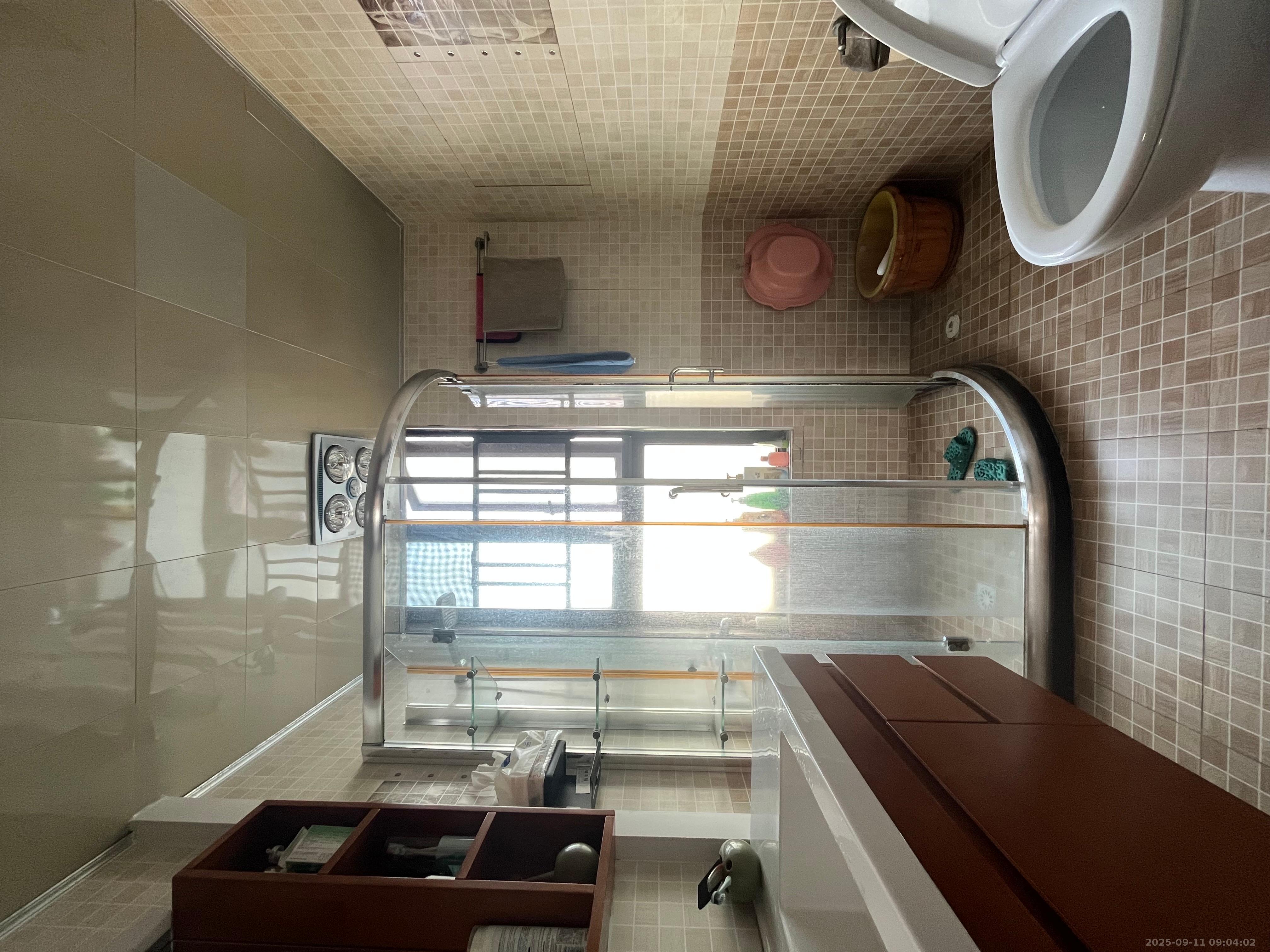 藏珑湖上国际花园 3室2厅2卫 3500.0元/月 藏珑湖上国际花园 3室2厅2卫 3500.0元/月室内图