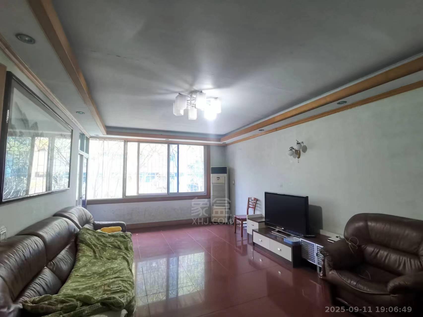 日报社 3室2厅2卫 1300.0元/月 日报社 3室2厅2卫 1300.0元/月室内图