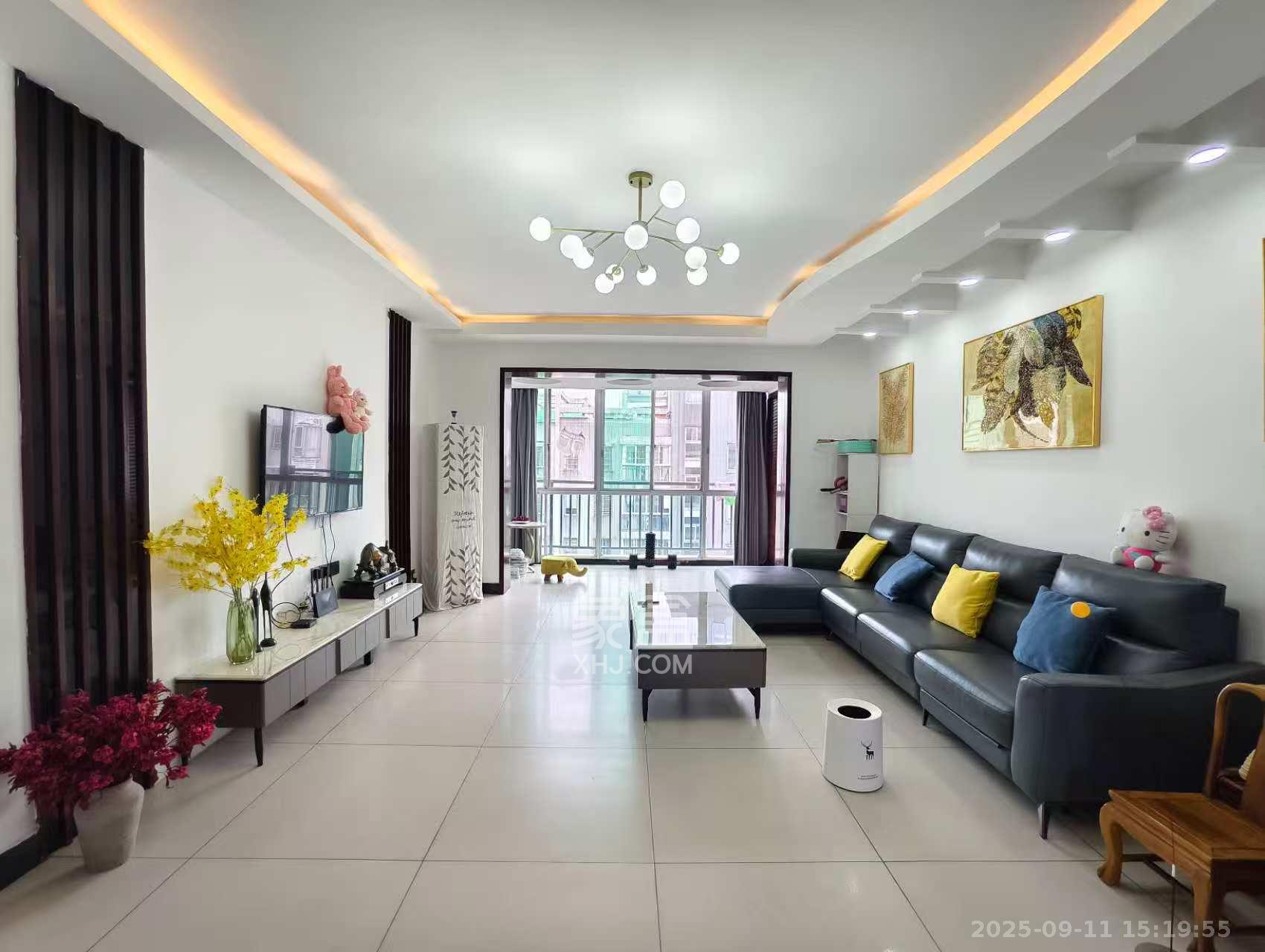 长房东郡  4室2厅2卫    4000.0元/月室内图