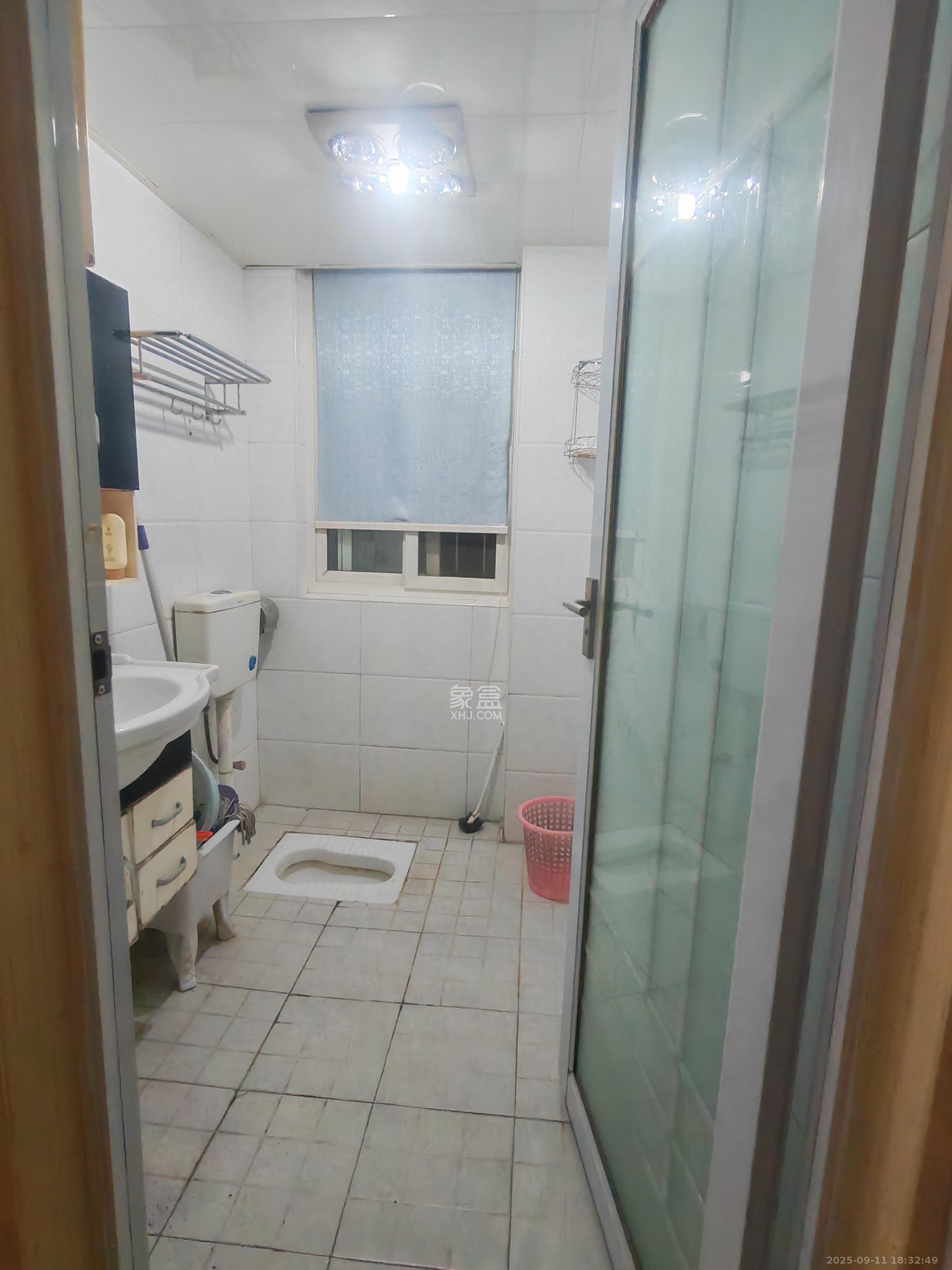 德润园 2室2厅1卫 2000.0元/月 德润园 2室2厅1卫 2000.0元/月室内图