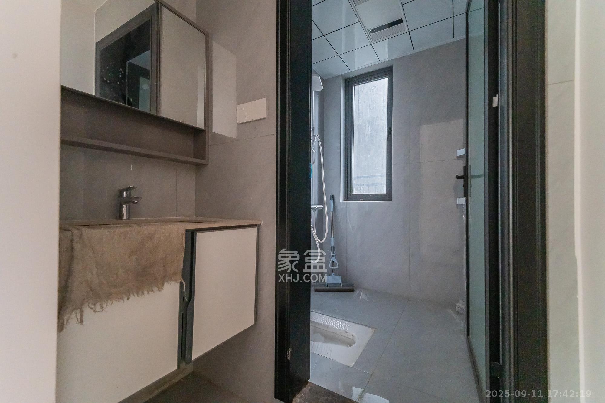 金辉优步星樾  3室2厅2卫    95.0万 金辉优步星樾  3室2厅2卫    95.0万卫生间