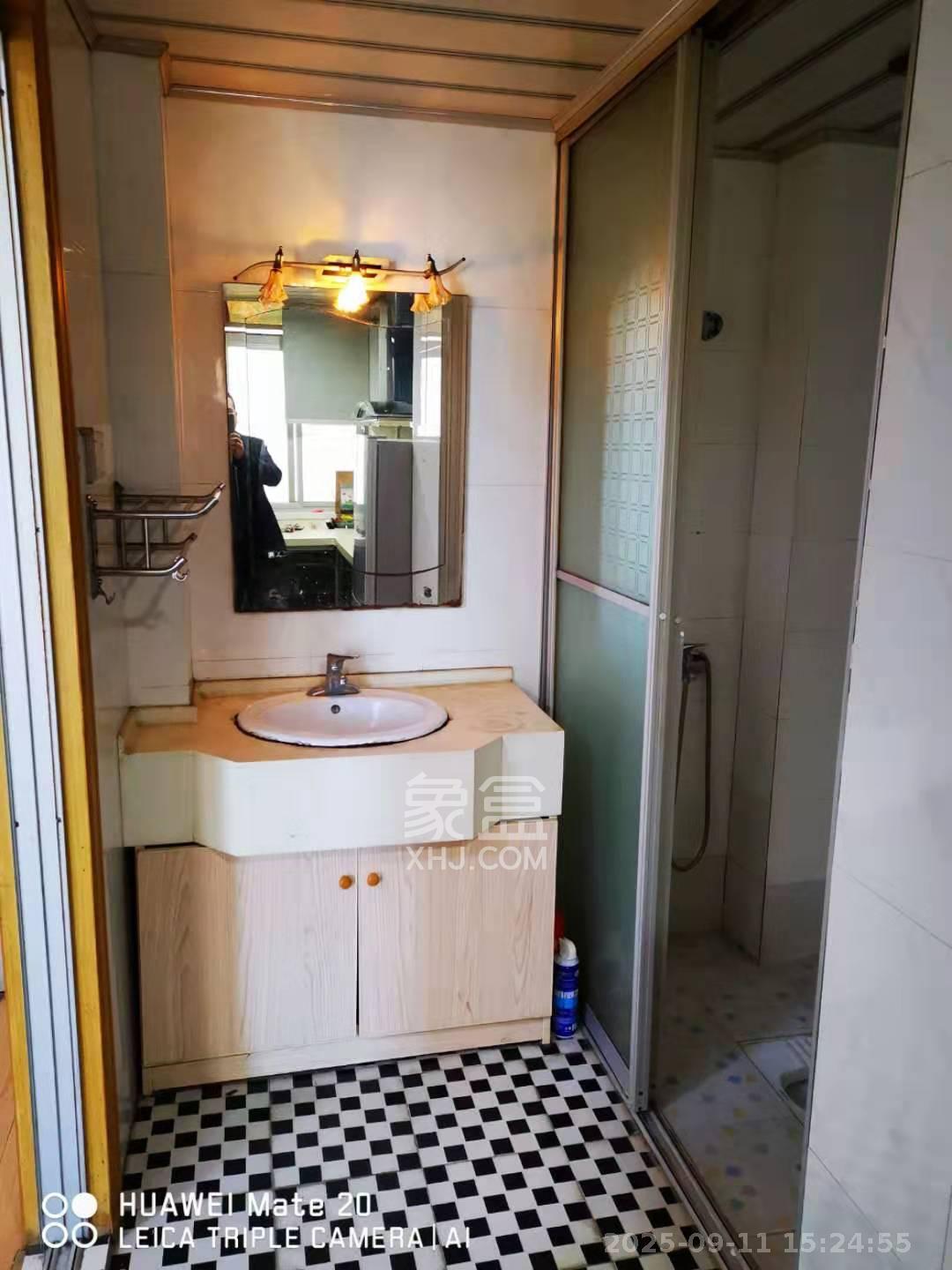 东方新世界  1室1厅1卫    1350.0元/月室内图