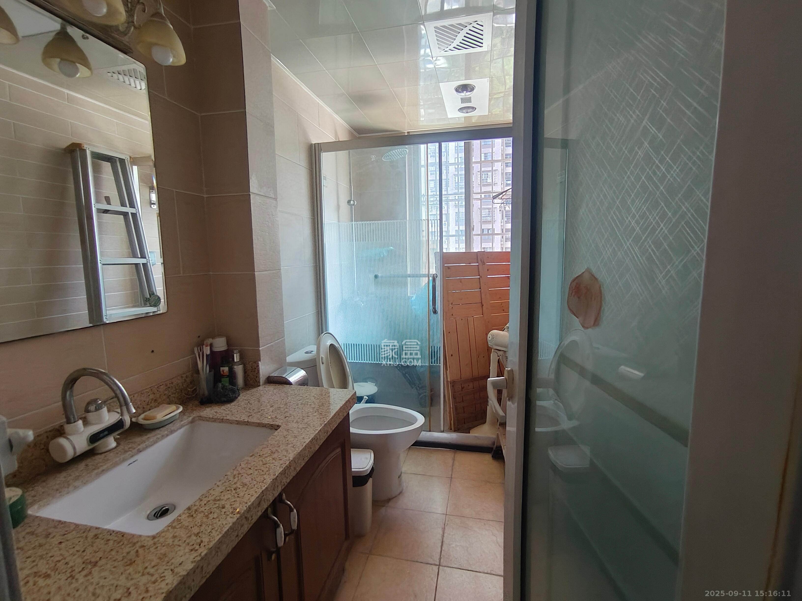 申奥美域  3室2厅2卫    2400.0元/月室内图