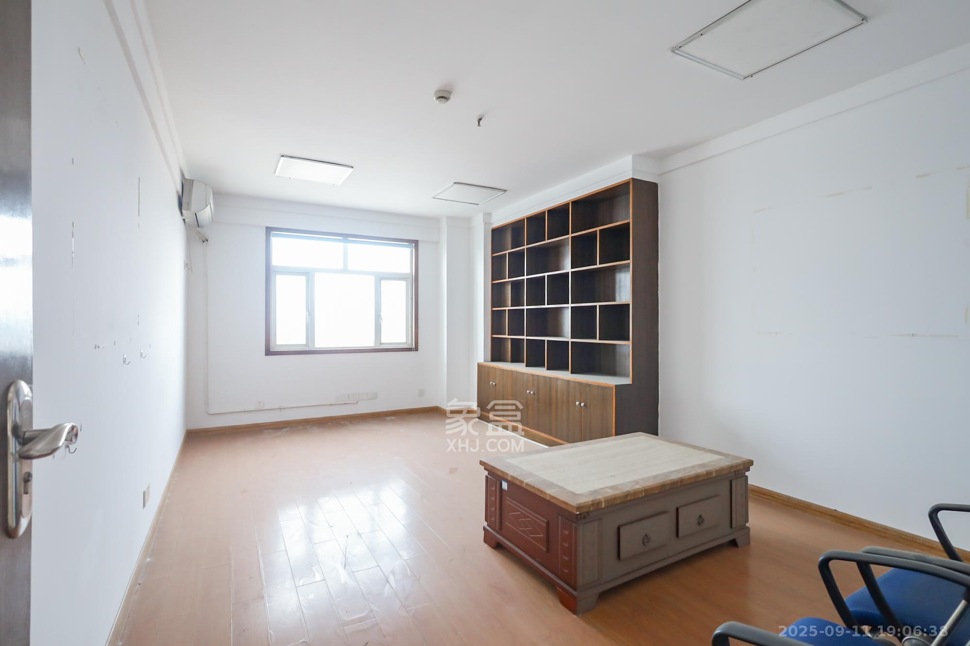 盛大泽西城 1室0厅0卫 25.0万 盛大泽西城 1室0厅0卫 25.0万卧室