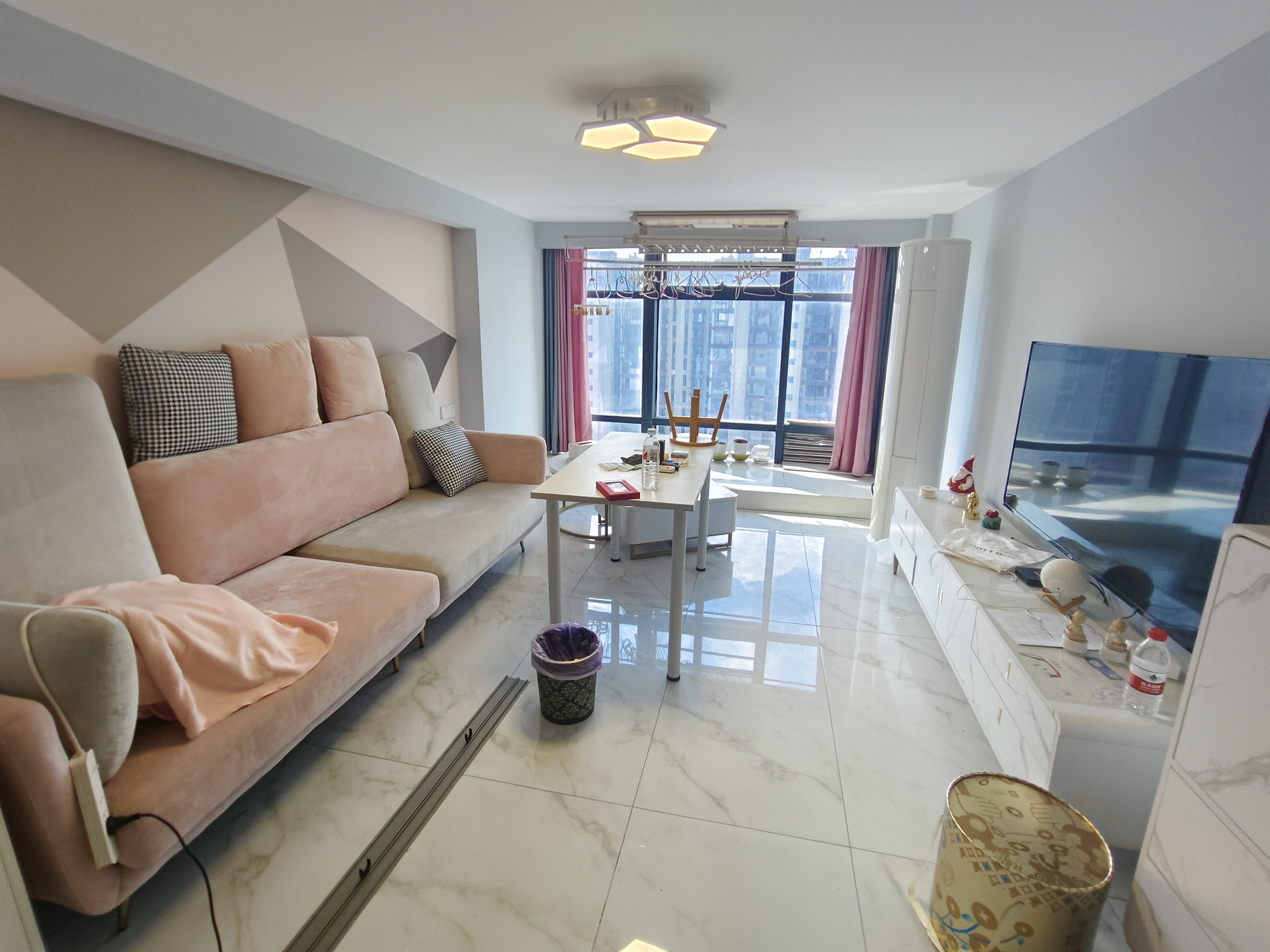 裕天国际商汇中心  1室1厅0卫    2200.0元/月户型图