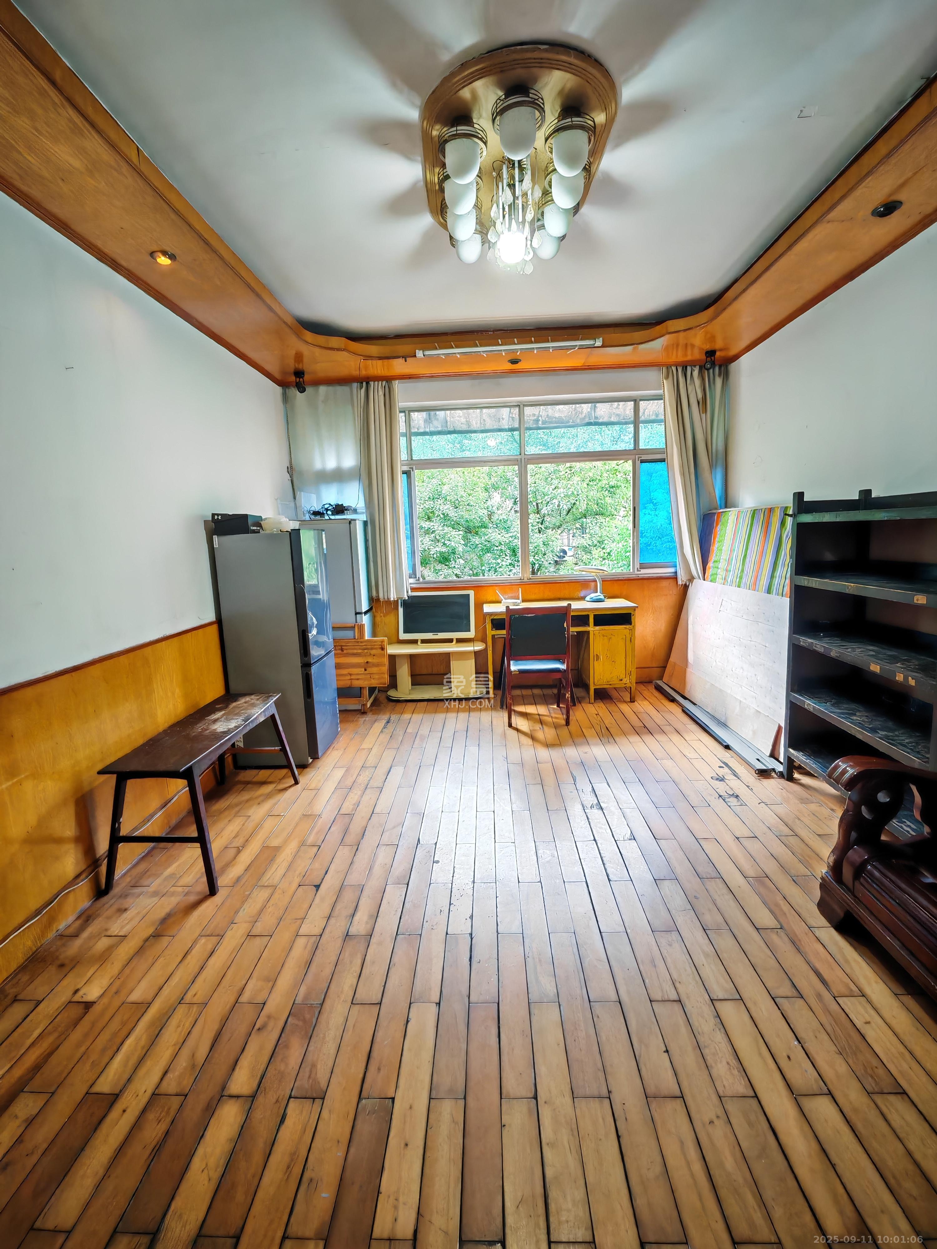 梅岭村 3室1厅1卫 1600.0元/月 梅岭村 3室1厅1卫 1600.0元/月室内图