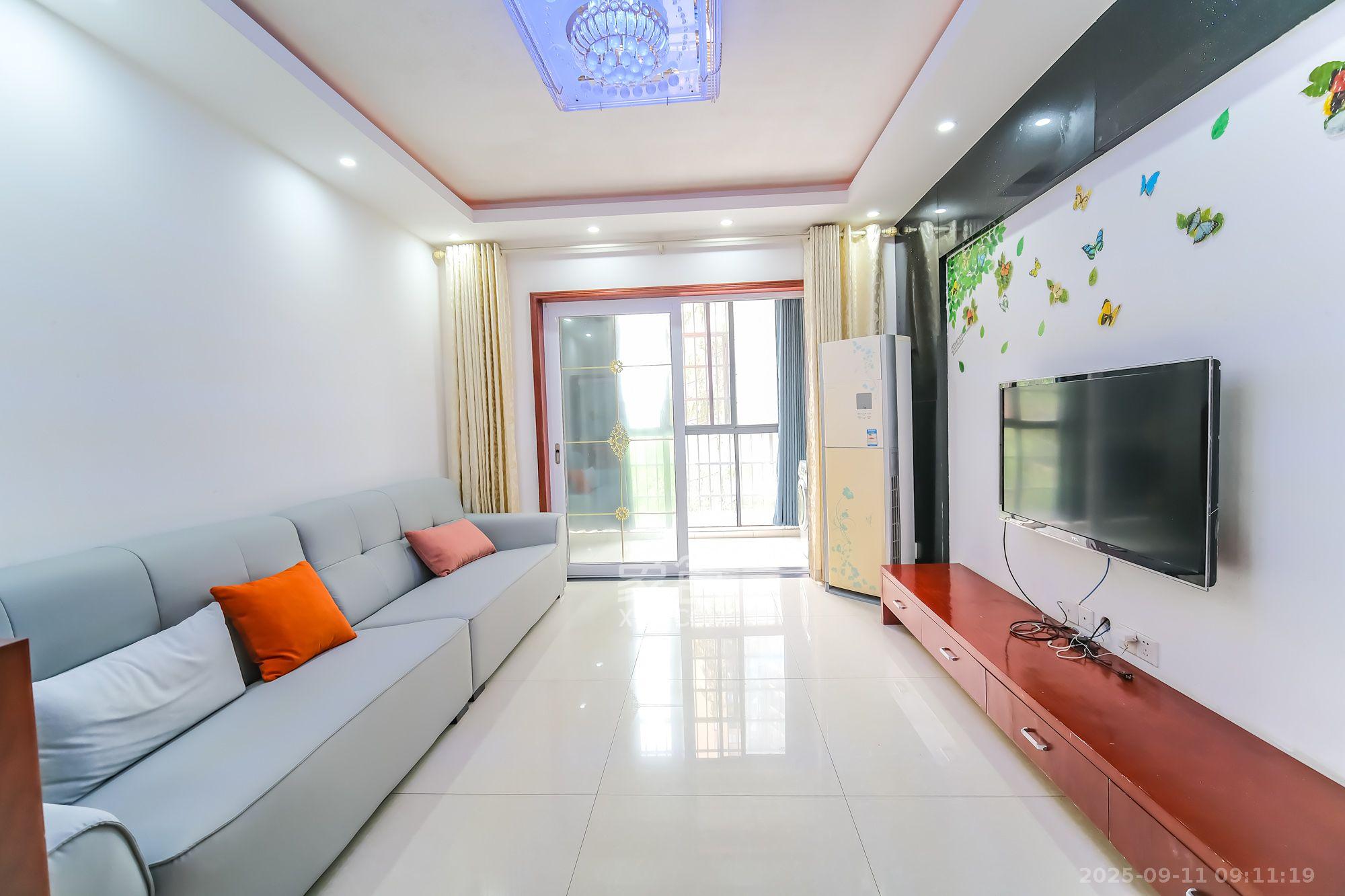 山水湾  2室2厅2卫    1600.0元/月室内图1