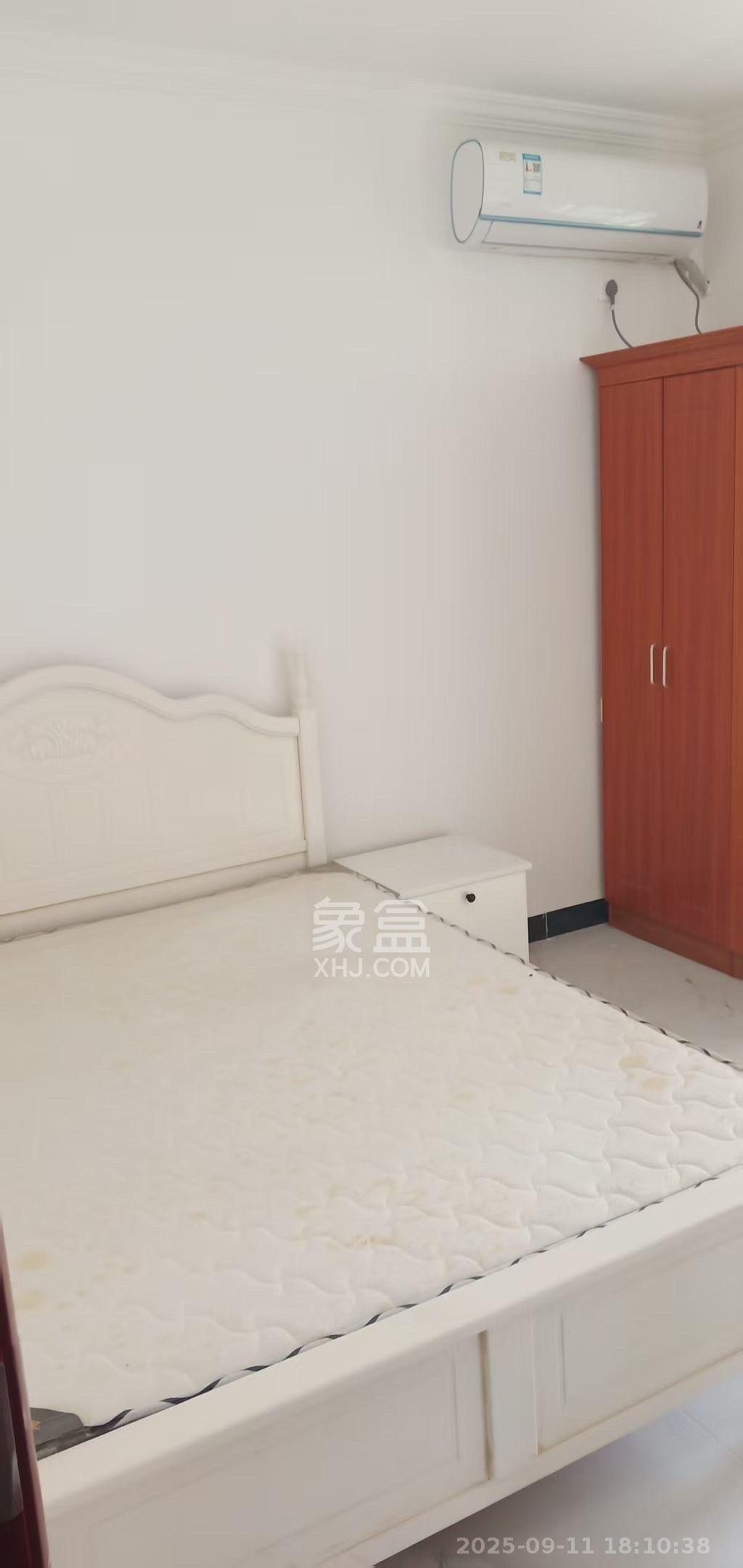 星城新宇川河苑 4室1厅1卫 2500.0元/月 星城新宇川河苑 4室1厅1卫 2500.0元/月室内图