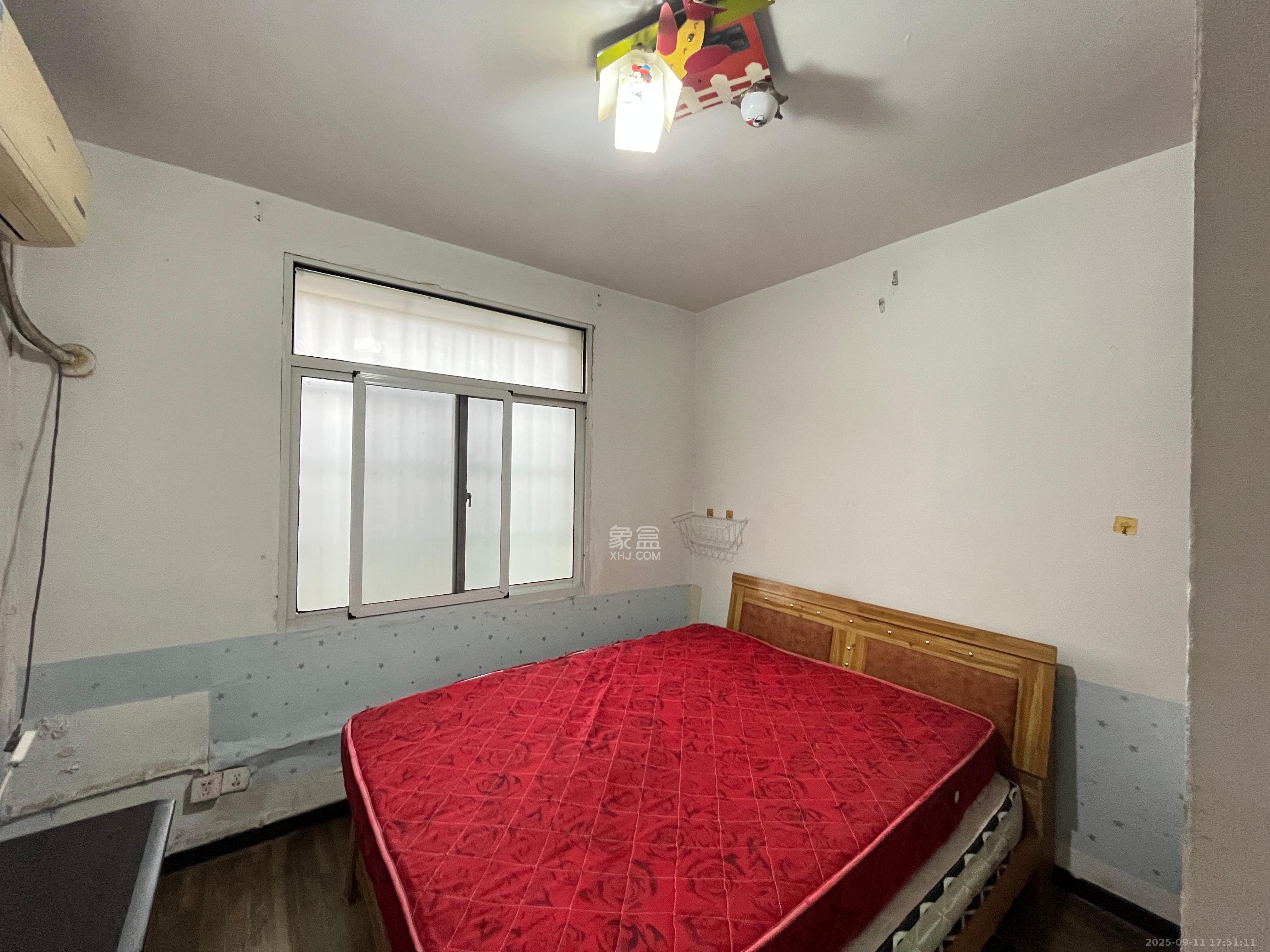 市直属机关宿舍 2室1厅1卫 1200.00元/月 市直属机关宿舍 2室1厅1卫 1200.00元/月室内图