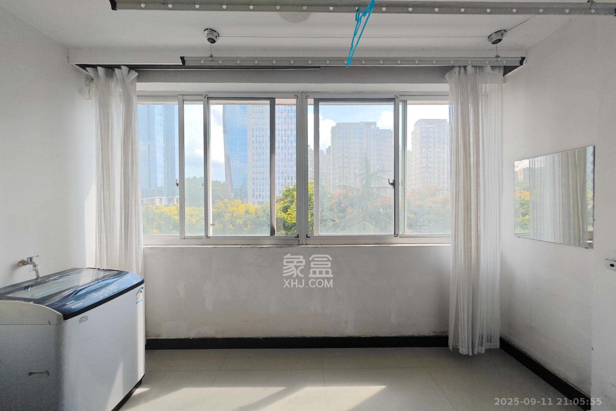 景江雅苑  2室2厅1卫    50.0万阳台