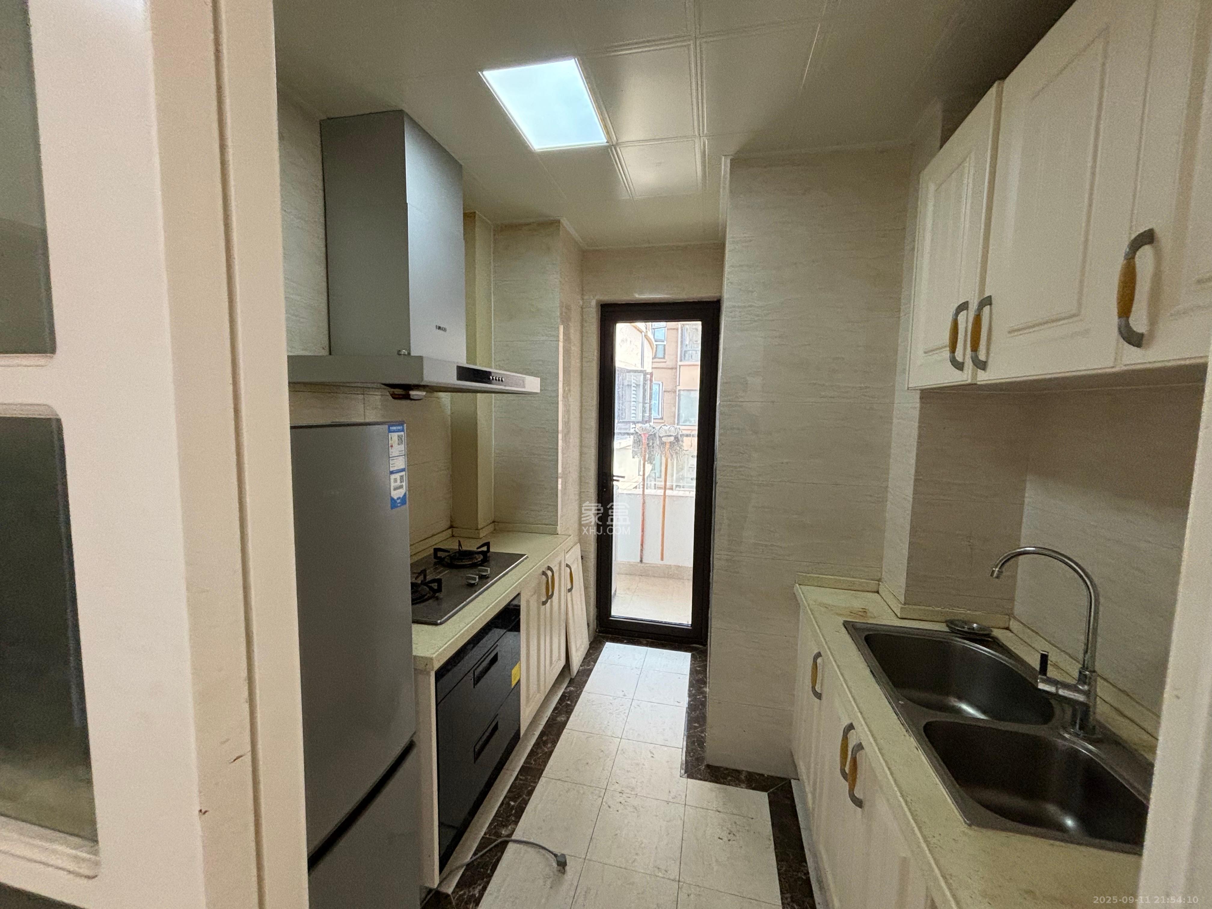 五江天街南区  3室2厅2卫    2200.0元/月室内图