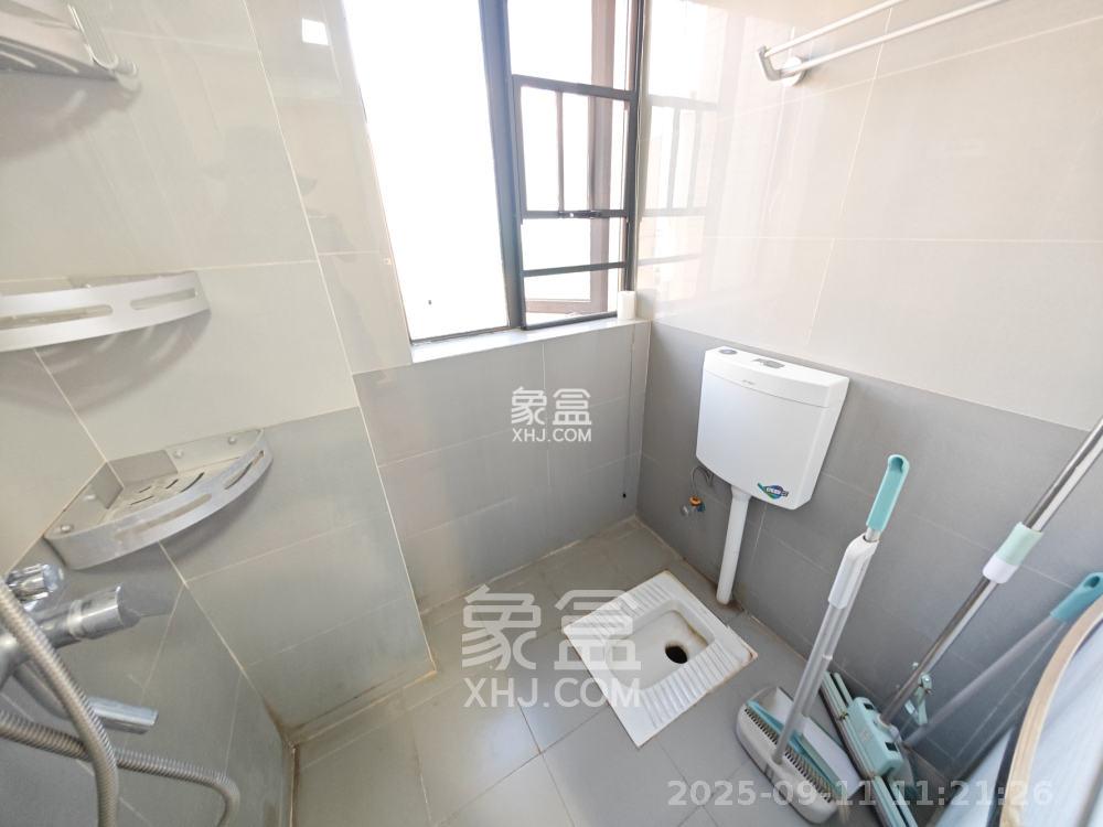 长房半岛蓝湾(观山月) 3室2厅1卫 2350.0元/月 长房半岛蓝湾(观山月) 3室2厅1卫 2350.0元/月室内图