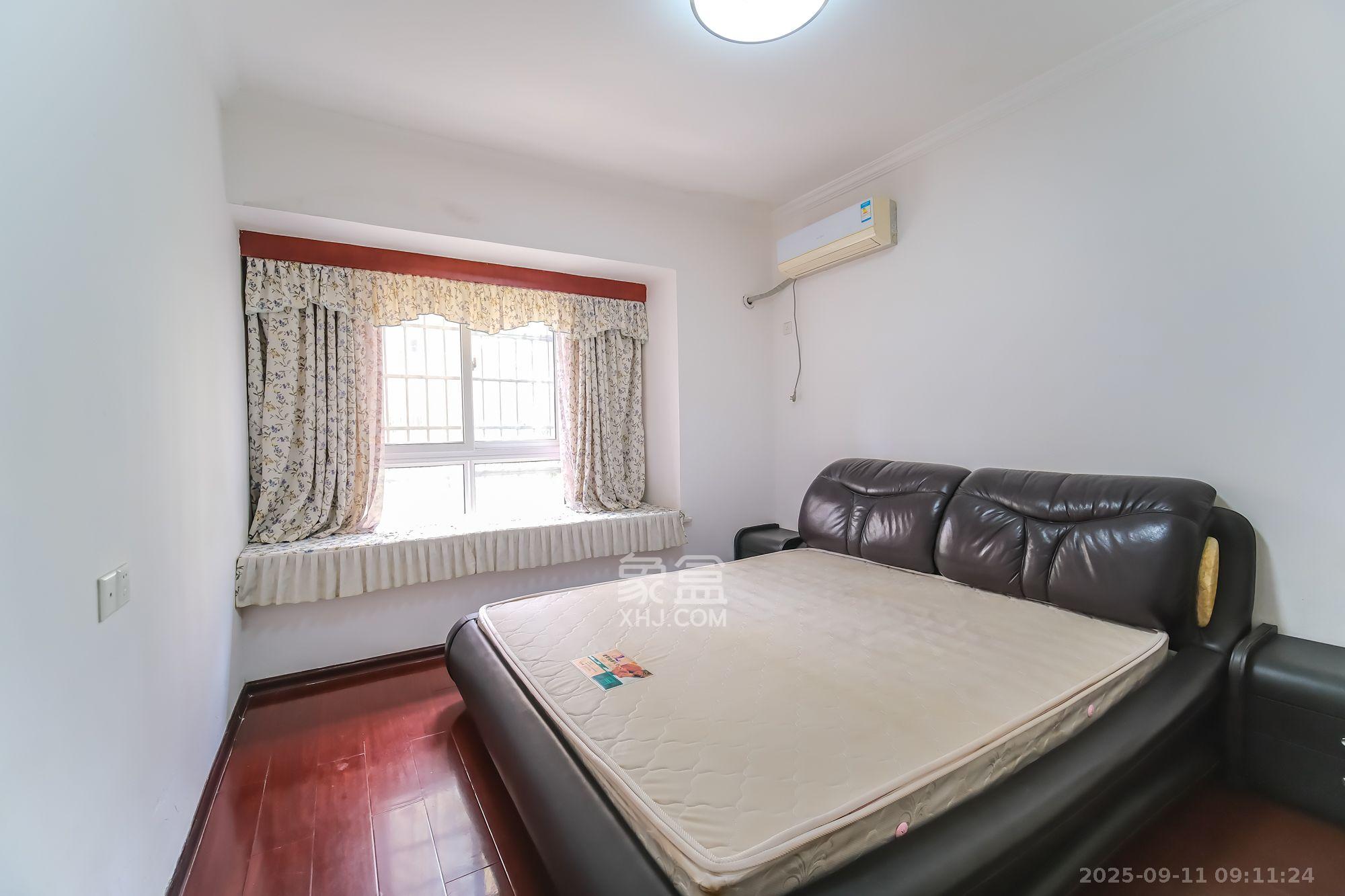 山水湾  2室2厅2卫    1600.0元/月室内图