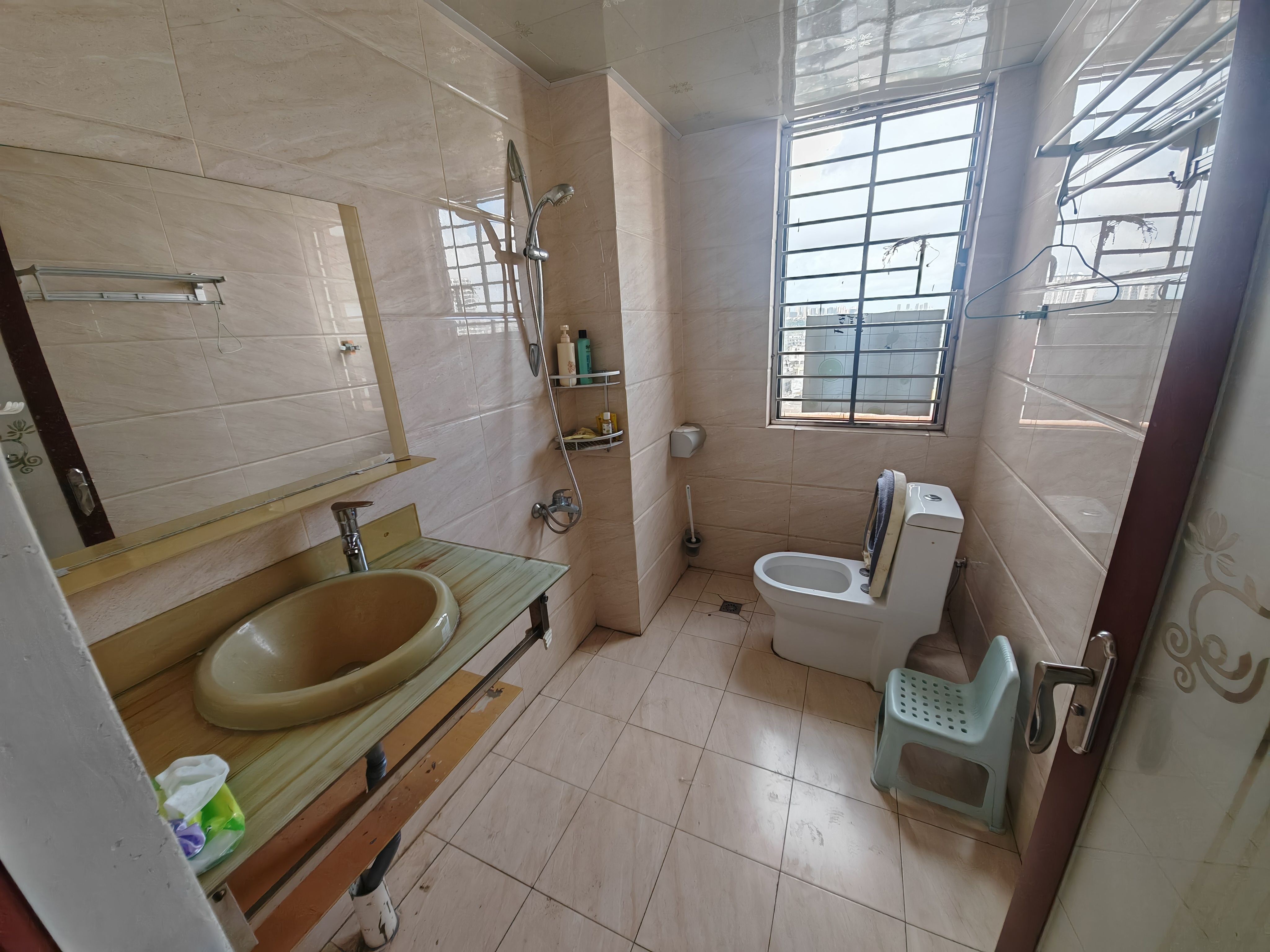 润江财苑 3室2厅2卫 2700.0元/月 润江财苑 3室2厅2卫 2700.0元/月室内图