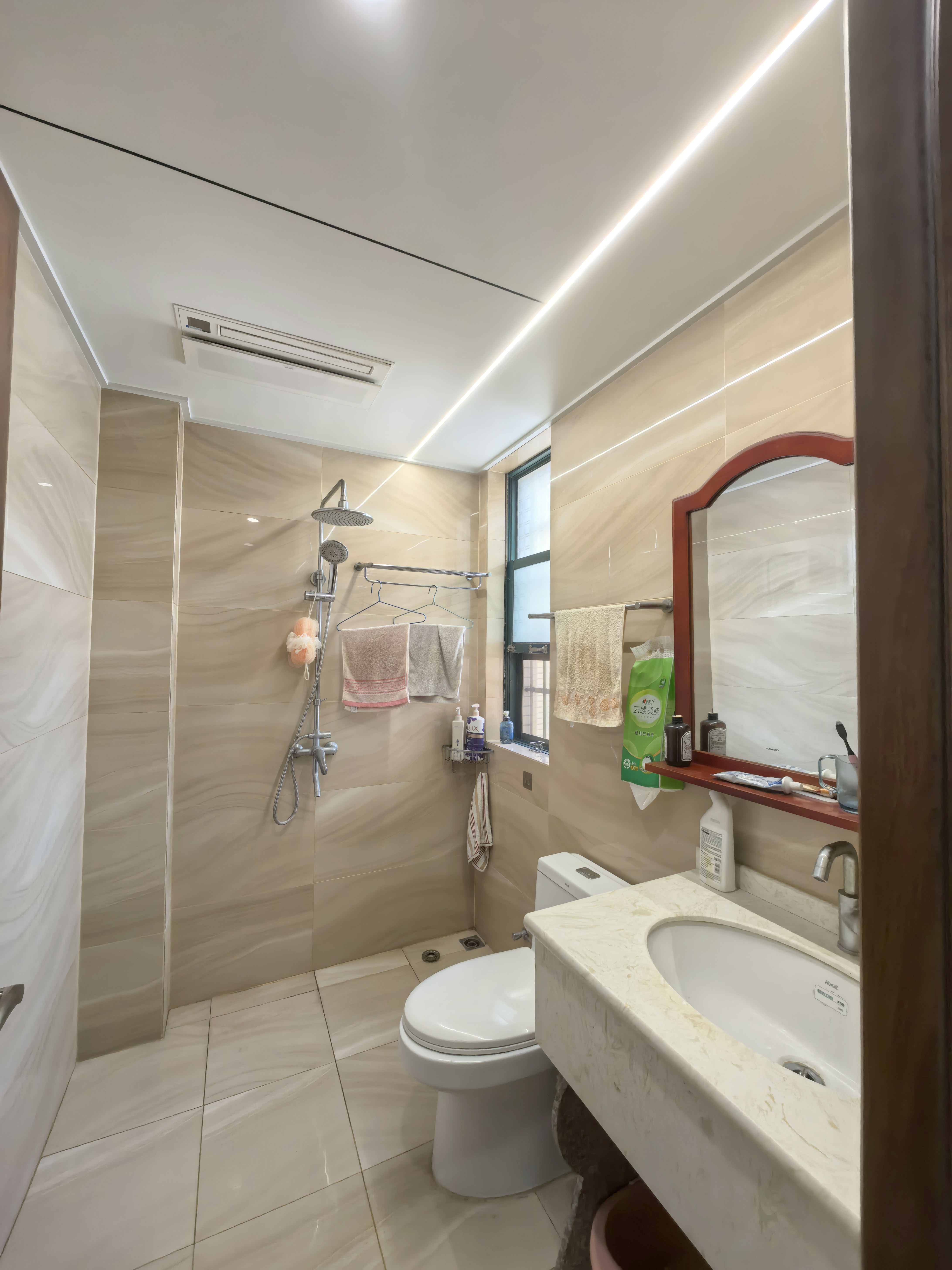 上尚城 5室2厅2卫 102.8万 上尚城 5室2厅2卫 102.8万客厅