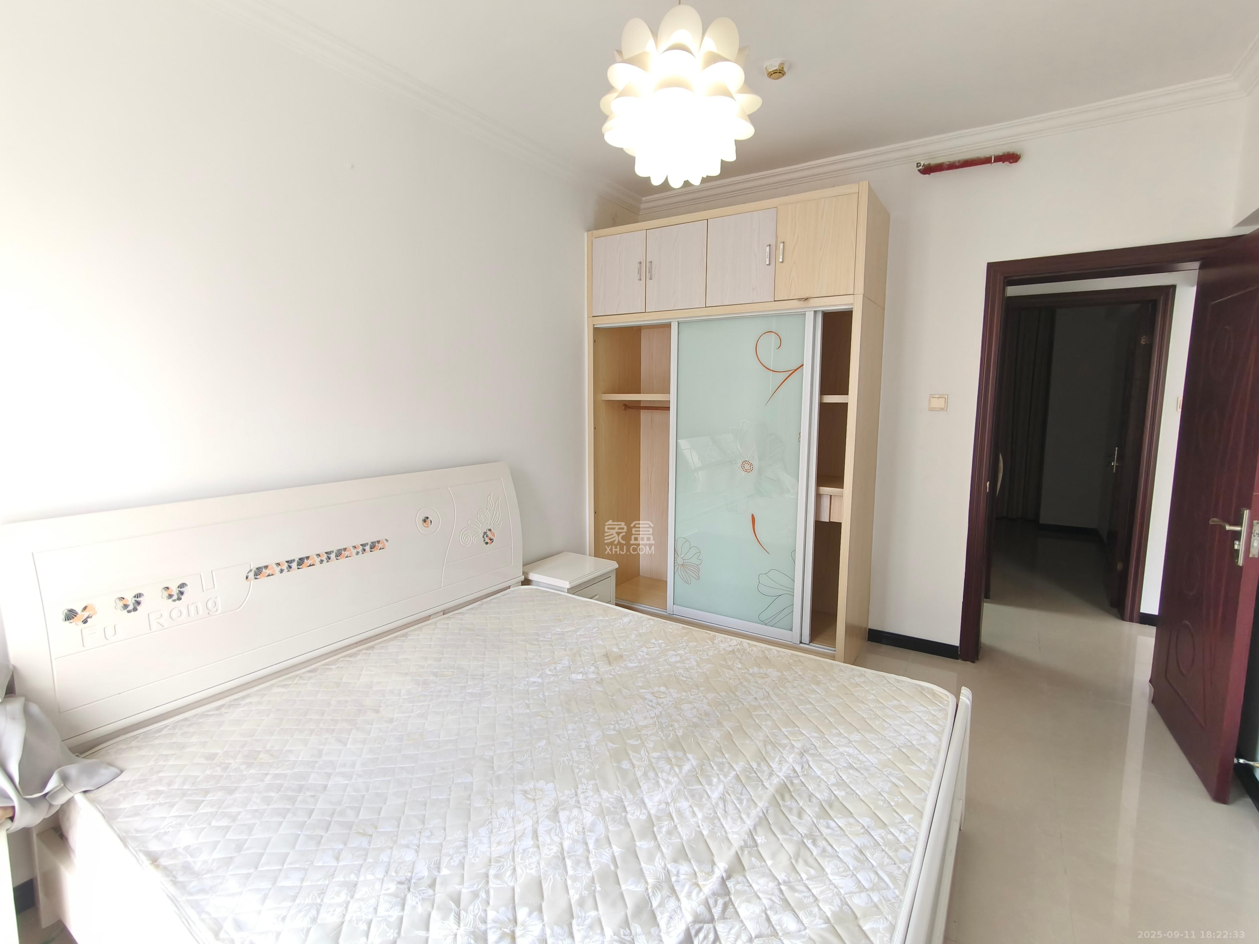 华天LOHO小镇 2室2厅1卫 1600.0元/月 华天LOHO小镇 2室2厅1卫 1600.0元/月室内图